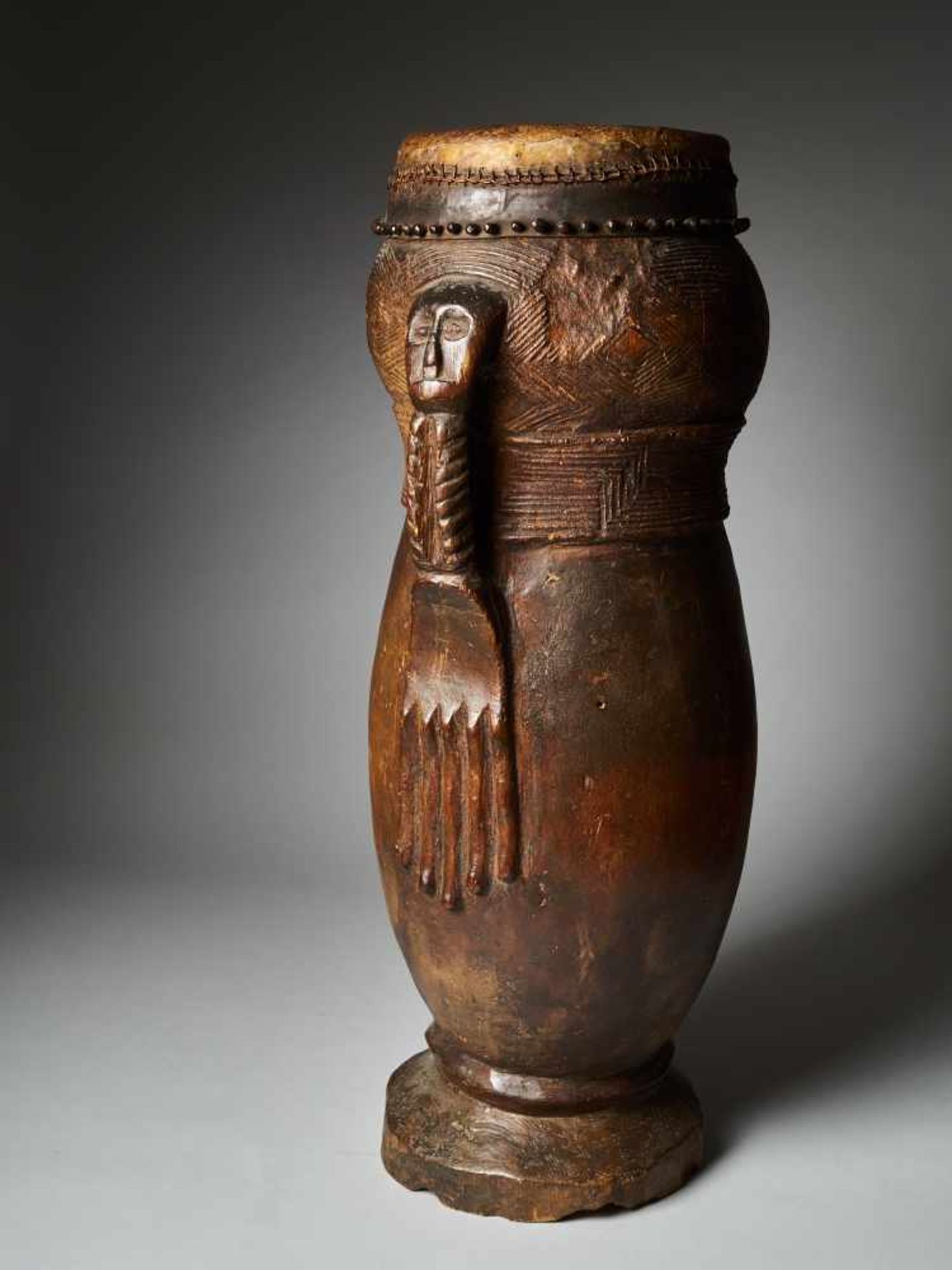 Drum Ngeende. Kuba People, DRC Provenance coll.Willy Mesdagh. - Tribal ArtA human face,in the form - Bild 2 aus 6