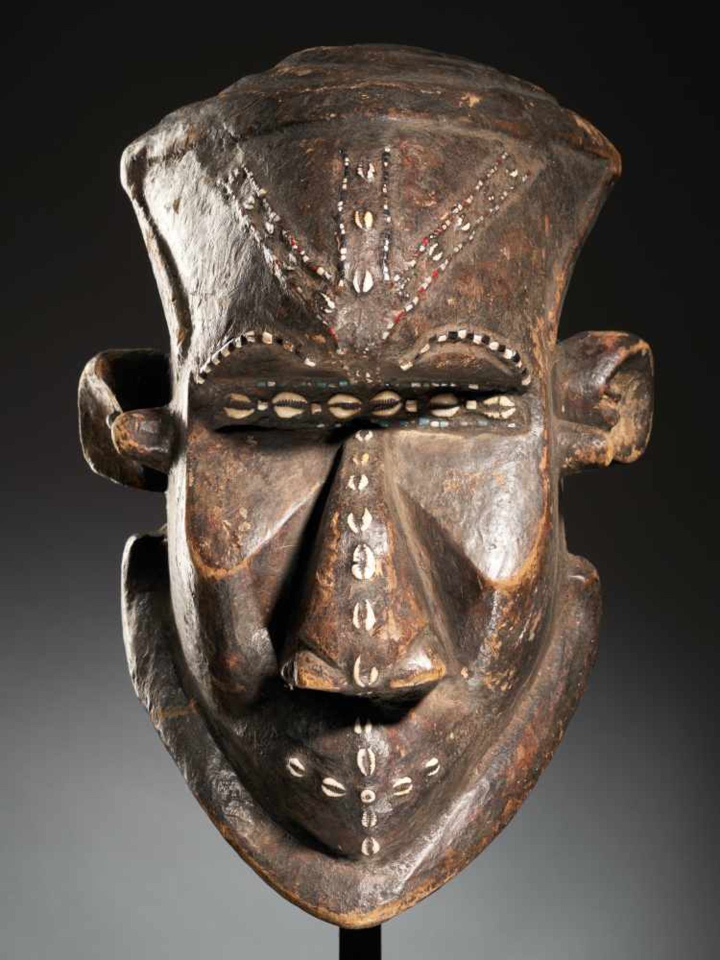 Bongo Helmet Mask - Kuba People, DRC - Tribal ArtFine example of a great Bongo Mask.Bongo masks - Bild 2 aus 4