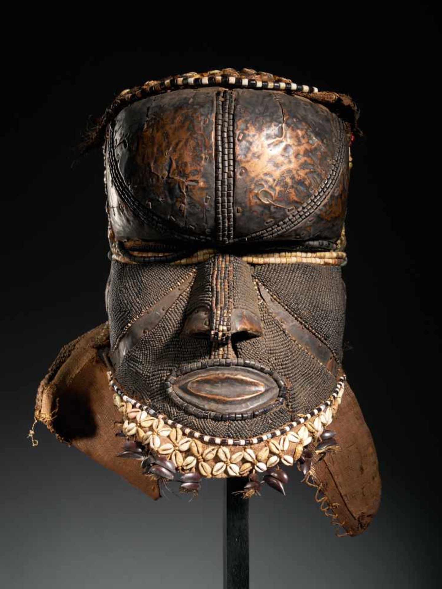 Bwoon mask - Kuba people, DRC - Tribal ArtBwoon Masks belong to the three ‘royal’ masks of the - Image 2 of 4