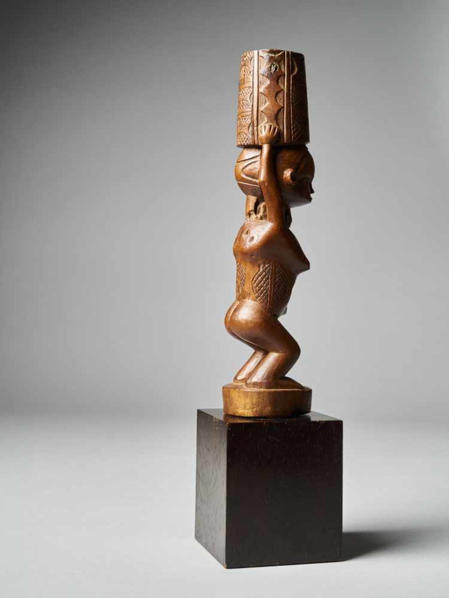 Standing Female Figure with scarifications - Dondo people, DRC - Tribal ArtStanding Female Figure - Bild 5 aus 6