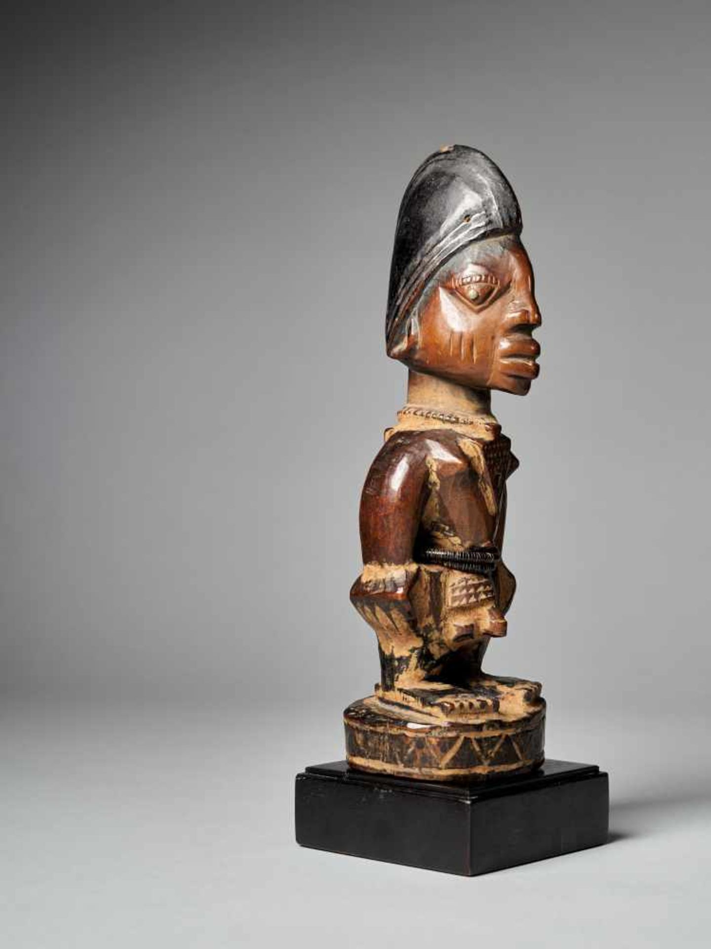 Carved Twin figure 'Ibeji' - Yoruba, Nigeria - Tribal ArtA finely carved big Yoruba Male Ibeji - Bild 5 aus 6