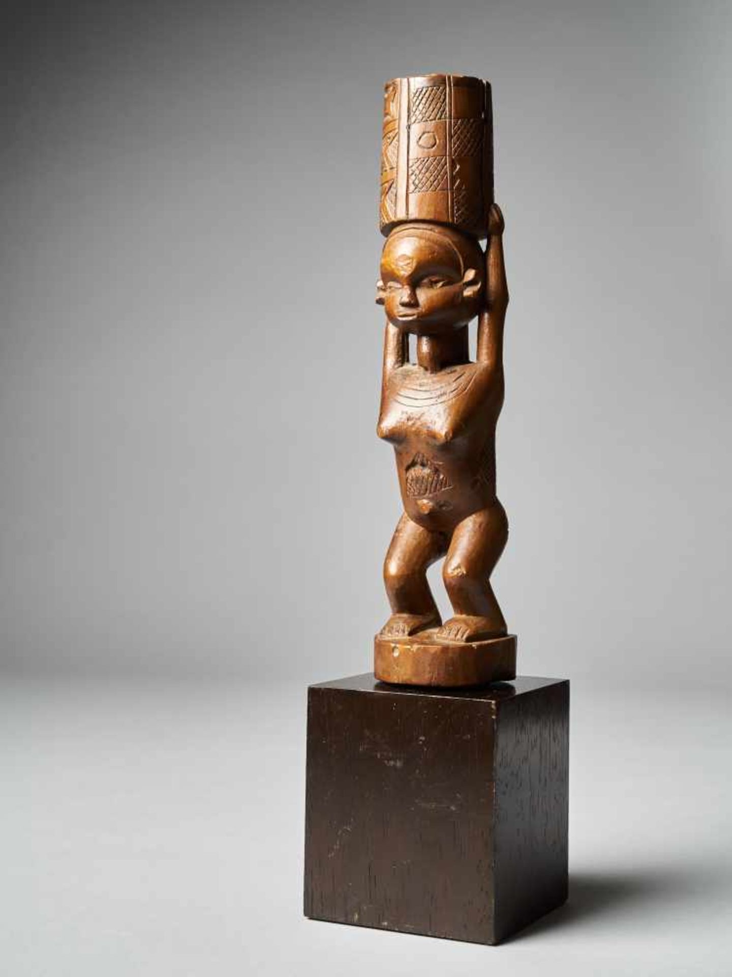 Standing Female Figure with scarifications - Dondo people, DRC - Tribal ArtStanding Female Figure