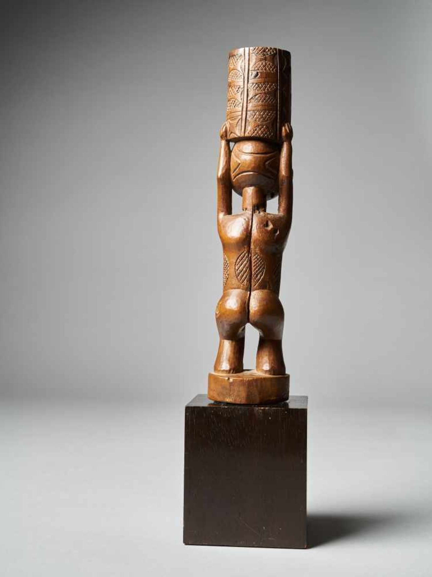 Standing Female Figure with scarifications - Dondo people, DRC - Tribal ArtStanding Female Figure - Bild 4 aus 6