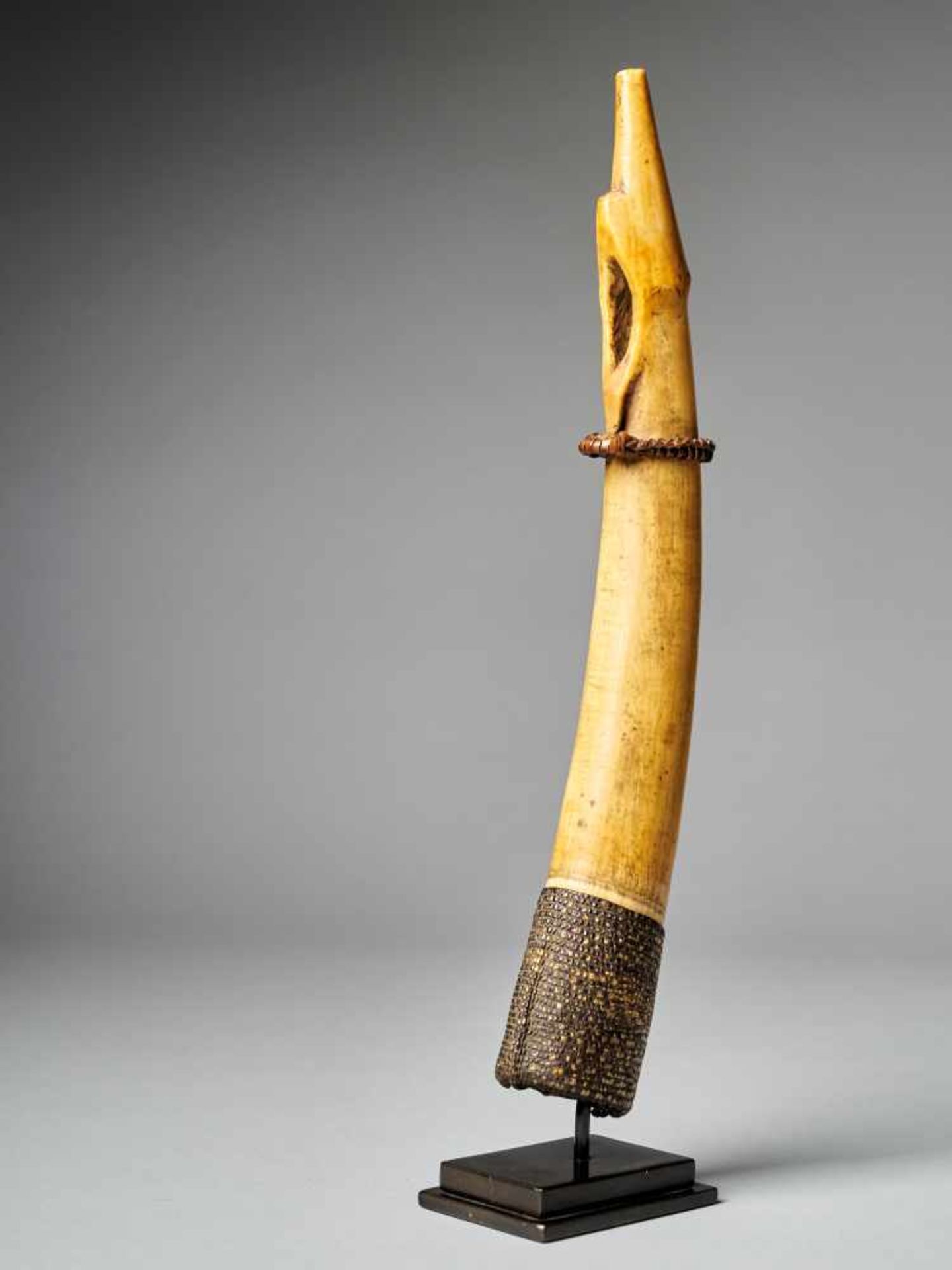 Side-Blown Horn - Bakongo People, DRC - Tribal ArtSide-Blown Horn with Leather finish. Due to