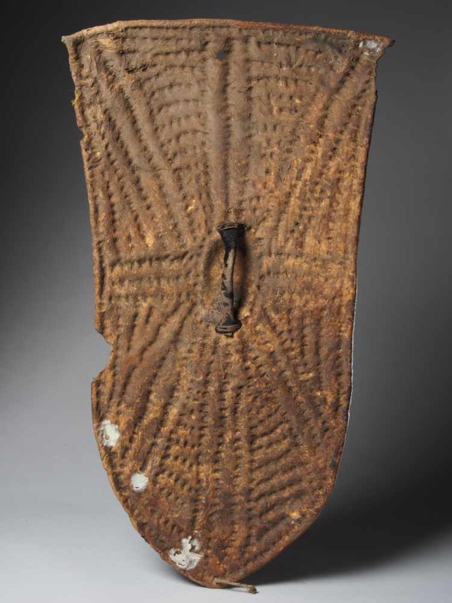 Leather War Shield - Wandala People - Tribal ArtTribal War shield from the Wandala people in the - Bild 2 aus 2