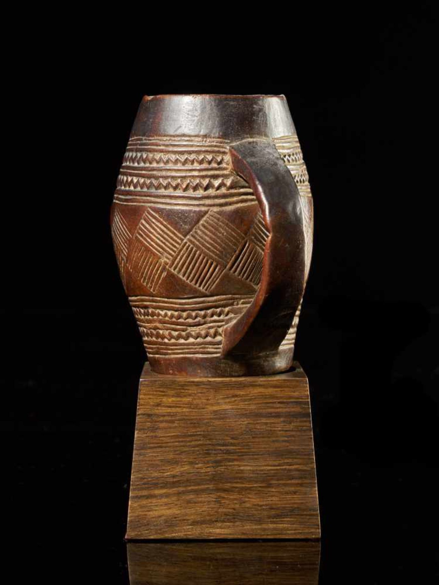 Drinking Bowl with nice Wear and Patina - Kuba People, DRC - Tribal ArtDrinking Bowl with nice - Bild 5 aus 5