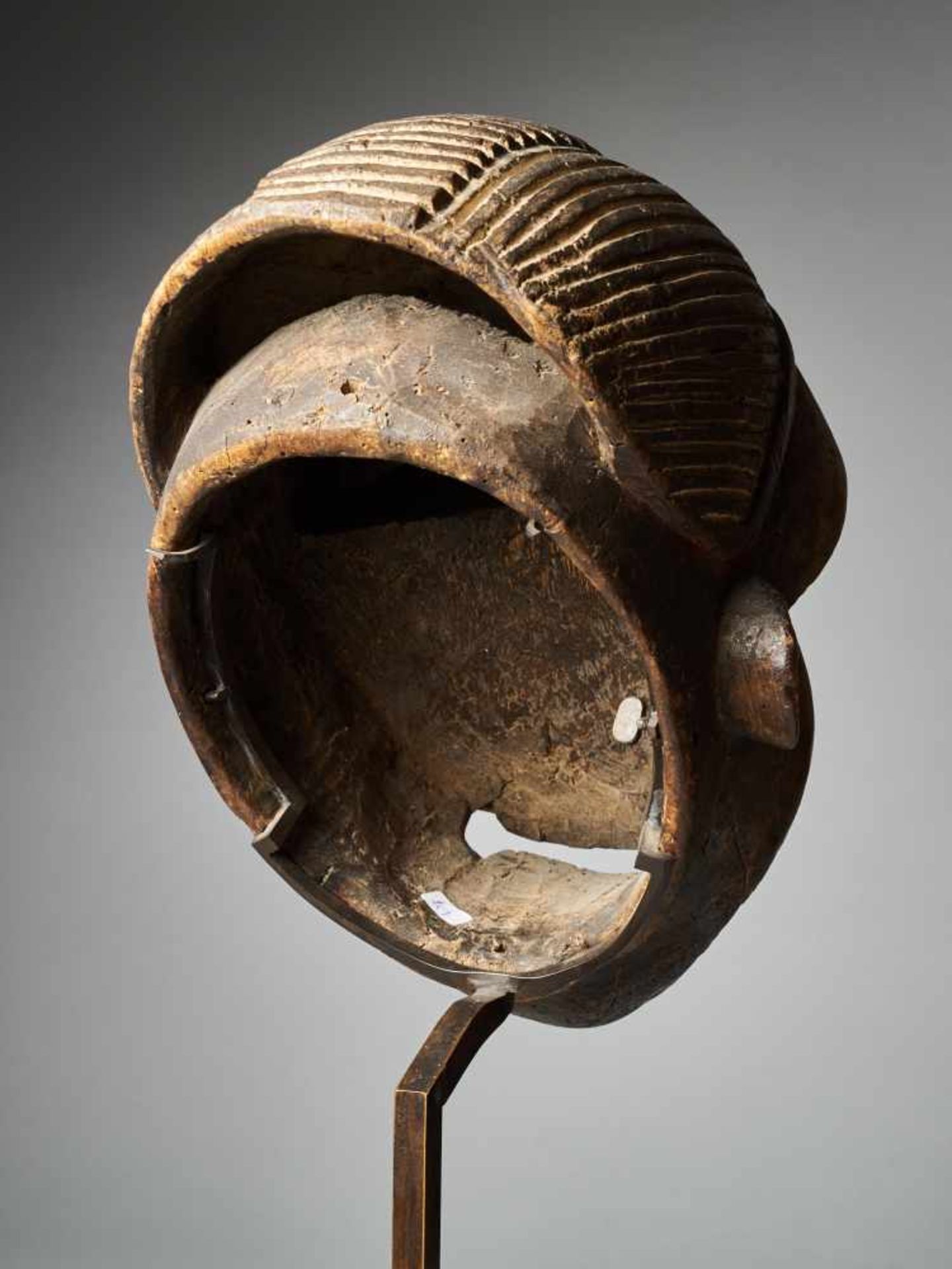 Runner mask 'Mabu' - Wum People, Cameroon - Tribal ArtThe secret association,Kwifon, in each kingdom - Bild 3 aus 5