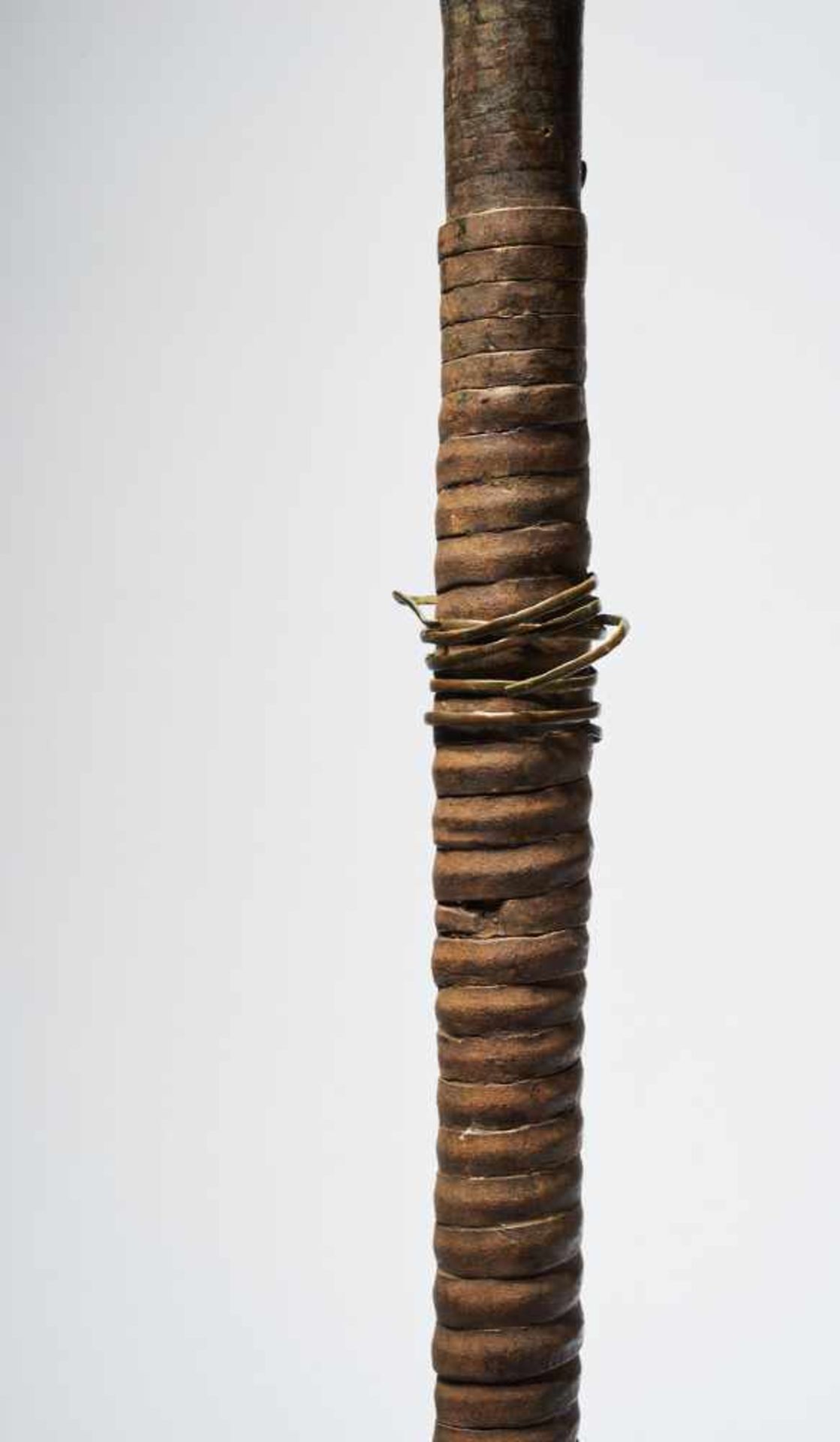 Kuba People,DRC.Forged Spear with Decorated Shaft - Tribal ArtThis spear has a thin, triangular - Bild 3 aus 10