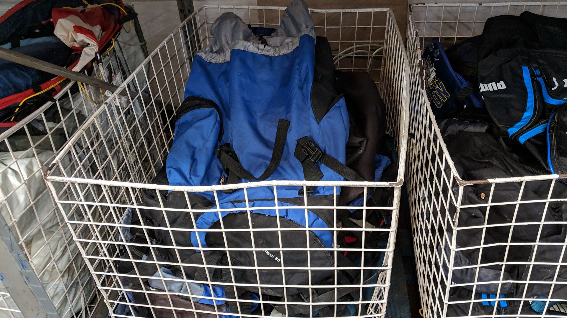 Contents of 2 large cages of assorted holdalls by Puma, Adidas & others - cages excluded - Image 7 of 8