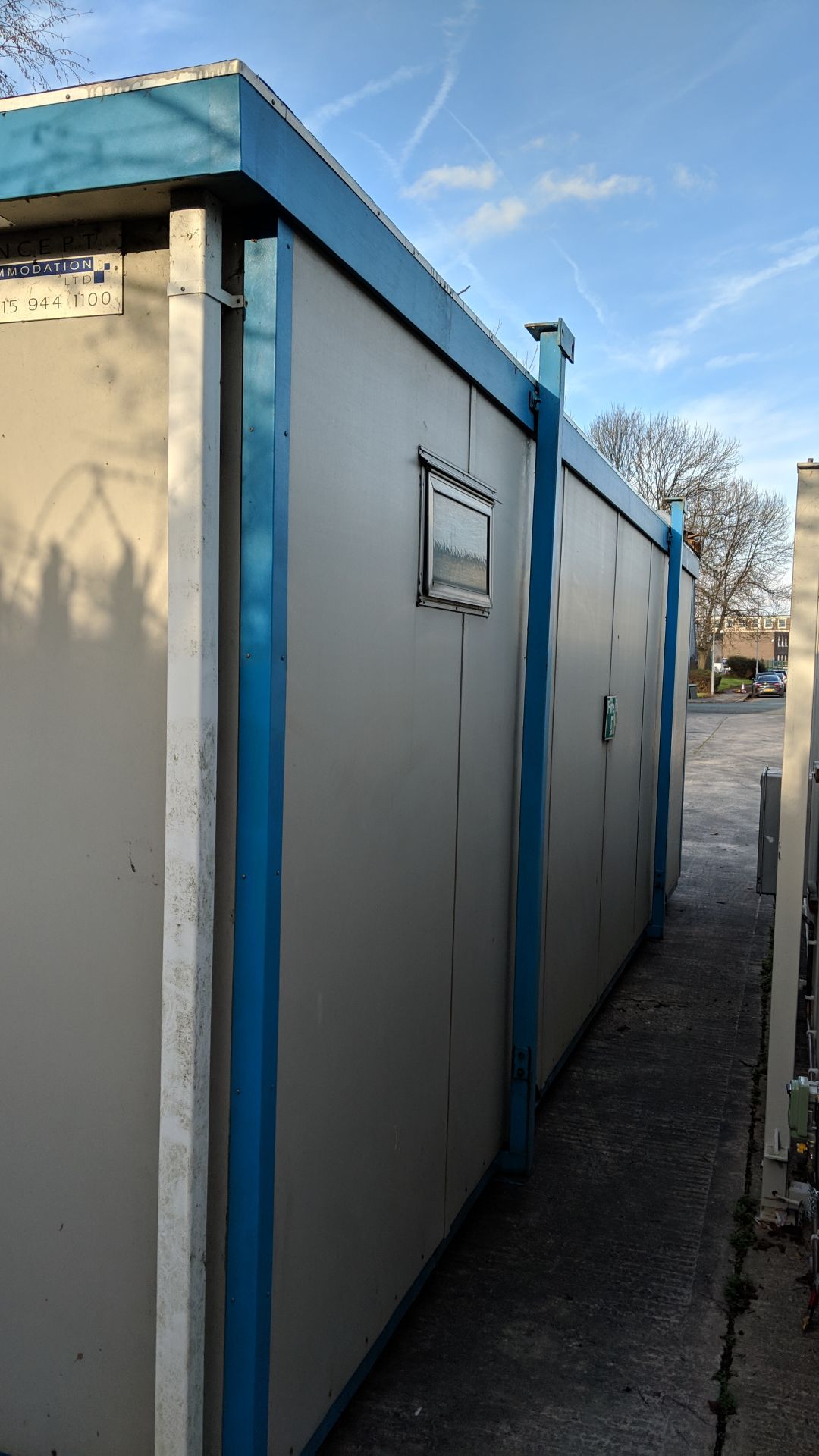 Jack leg cabin, last used as an office, with toilet & small kitchen section in partitioned area at - Image 10 of 20