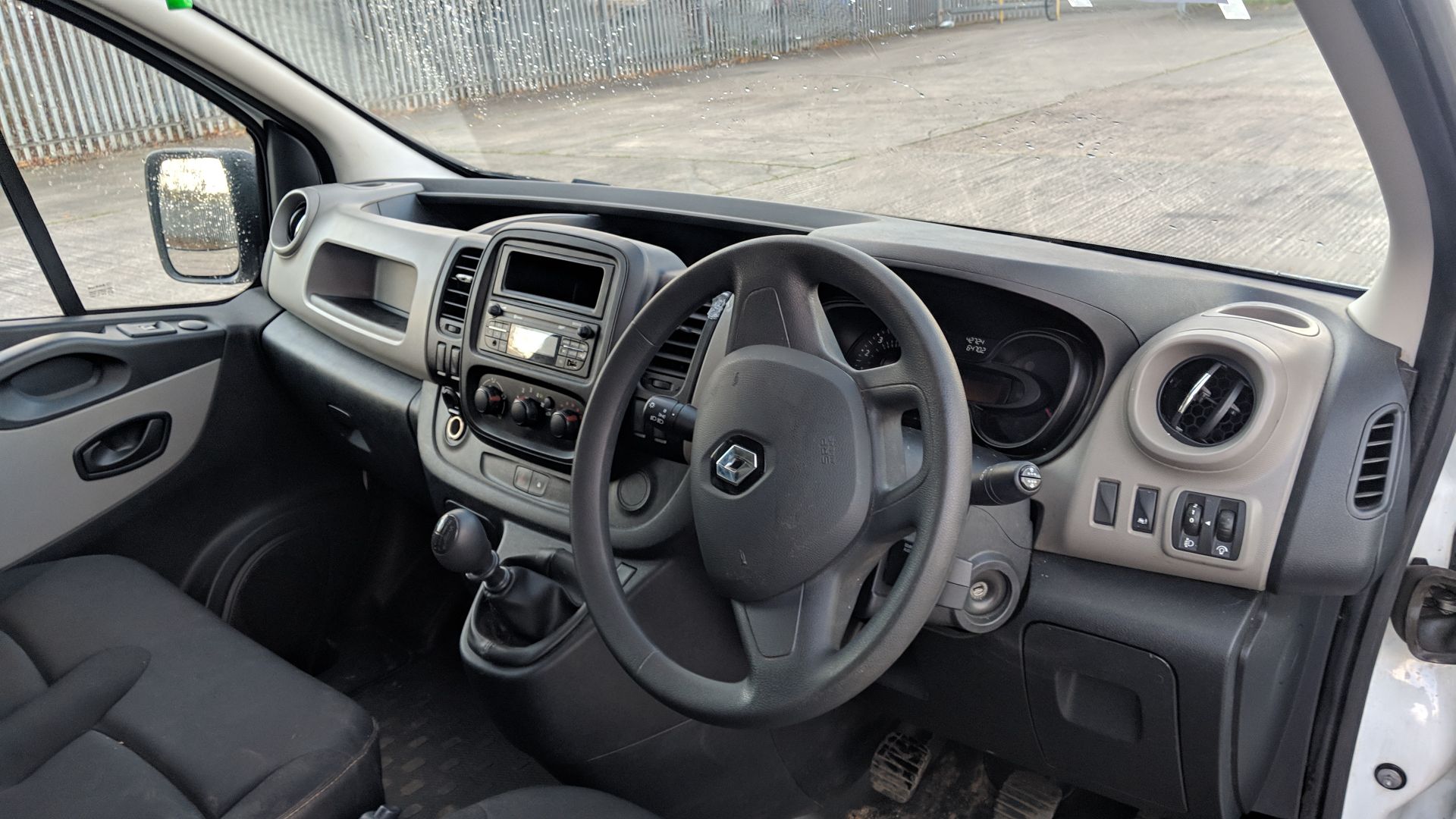 2017 Renault Trafic SL27 DCi 120 Business panel van - Image 11 of 25