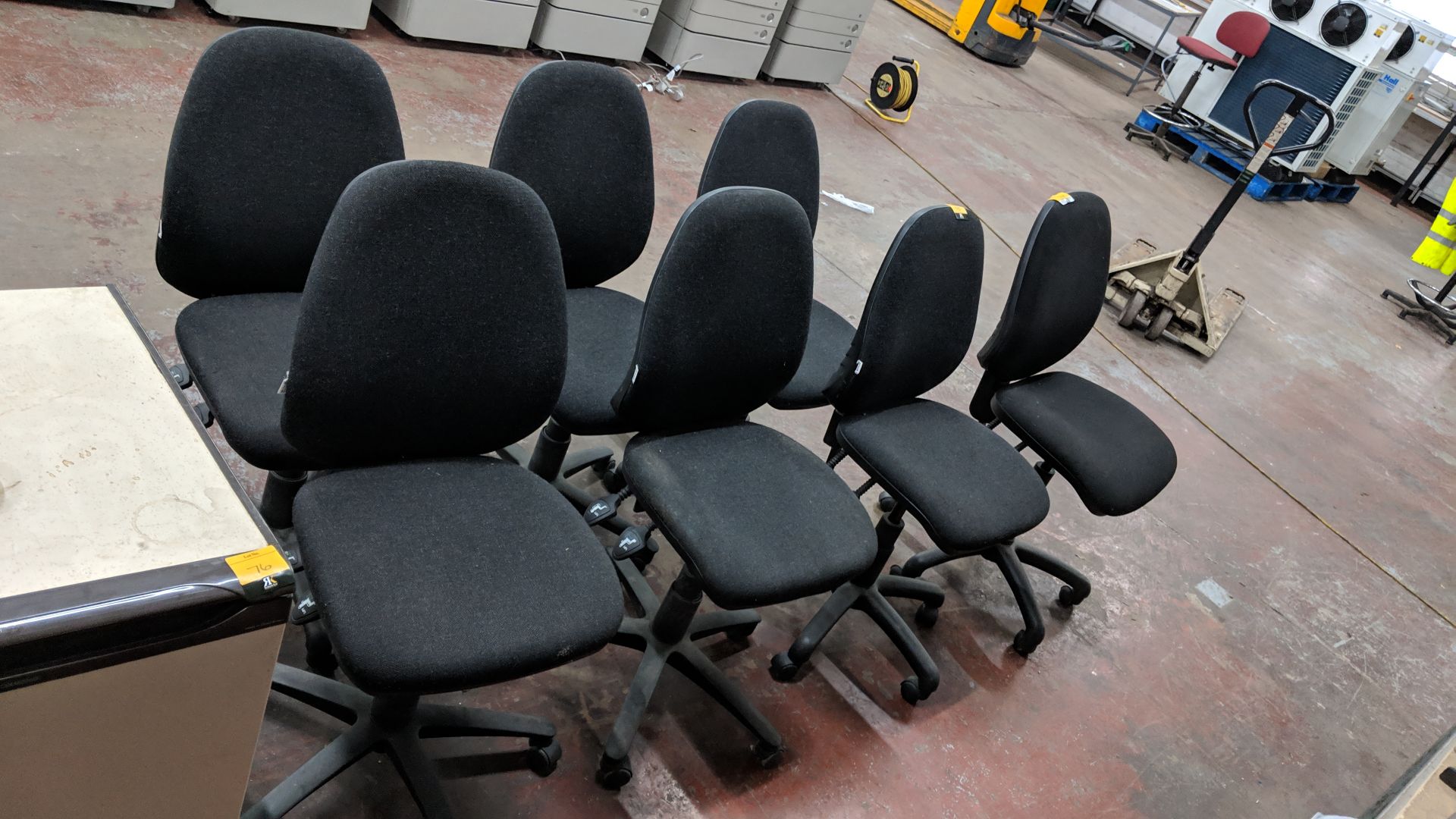 6 off dark grey tweed quality operator's chairs with multifunction hydraulic adjustments - Image 2 of 13
