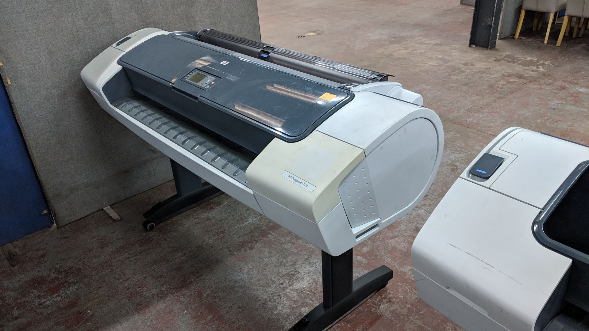 HP DesignJet T770 44" wide format printer, serial no. CN0B54H00J, product no. CH539A IMPORTANT: - Image 2 of 9