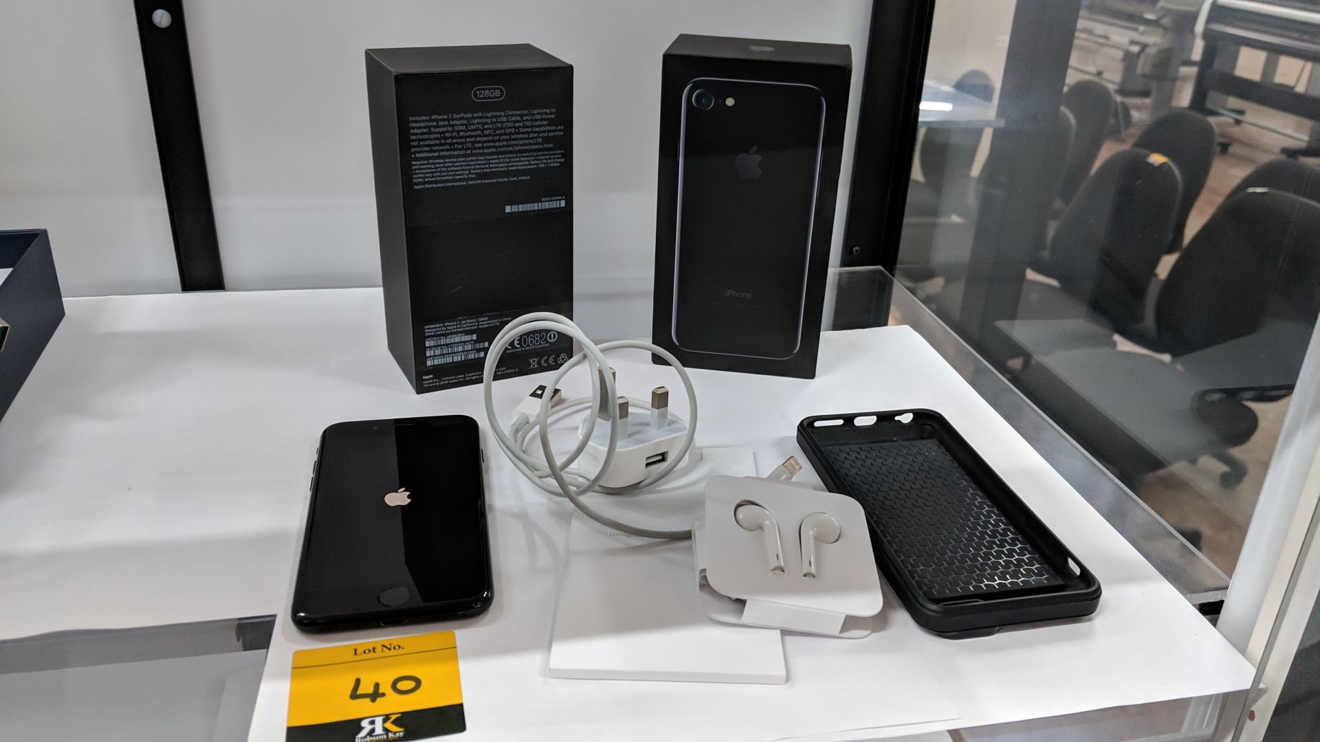 Apple iPhone 7, Jet Black, 128Gb, model A1778 with charger, earphones, box and non-Apple - Image 8 of 18