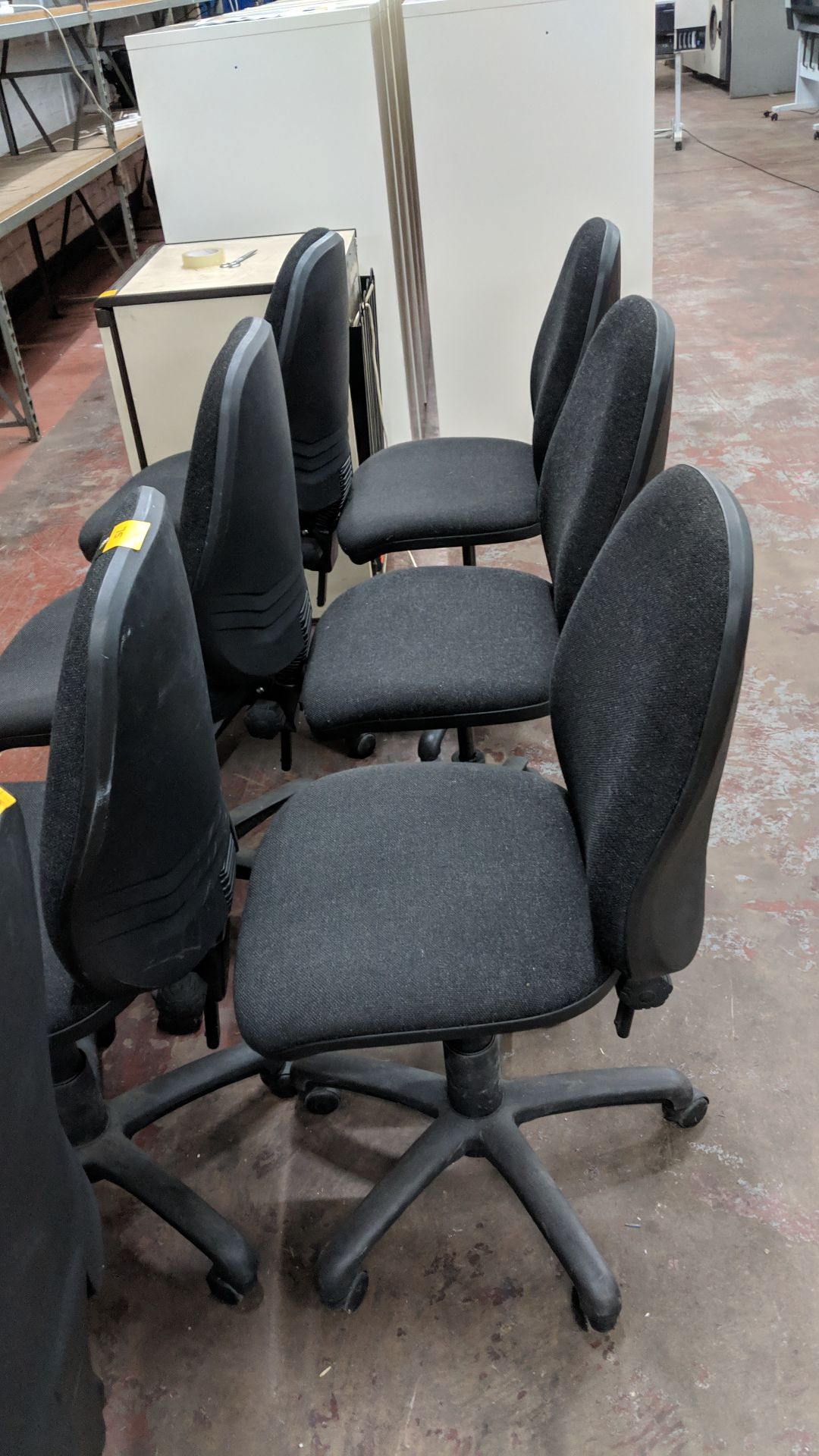 6 off dark grey tweed quality operator's chairs with multifunction hydraulic adjustments - Image 9 of 13