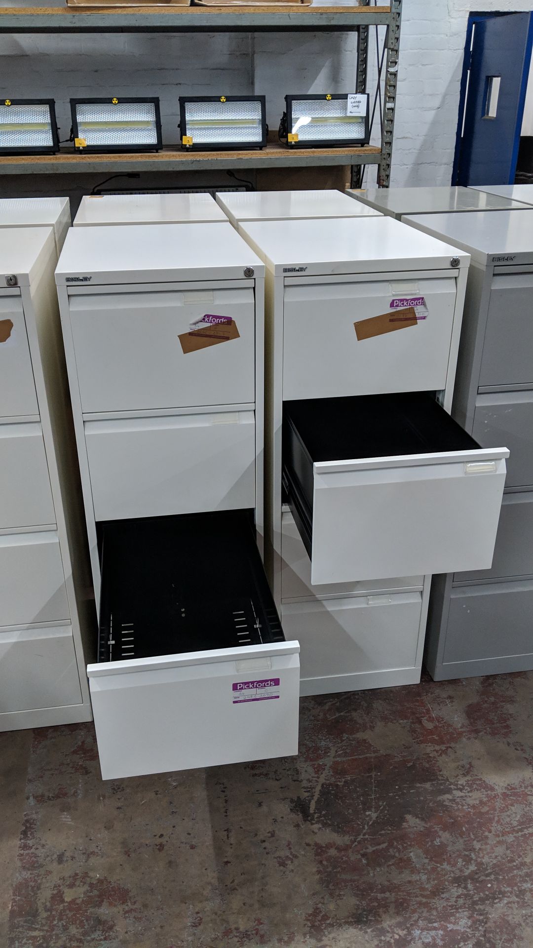4 off Bisley off-white metal 4 drawer filing cabinets NB. One cabinet has a missing drawer - Image 7 of 7