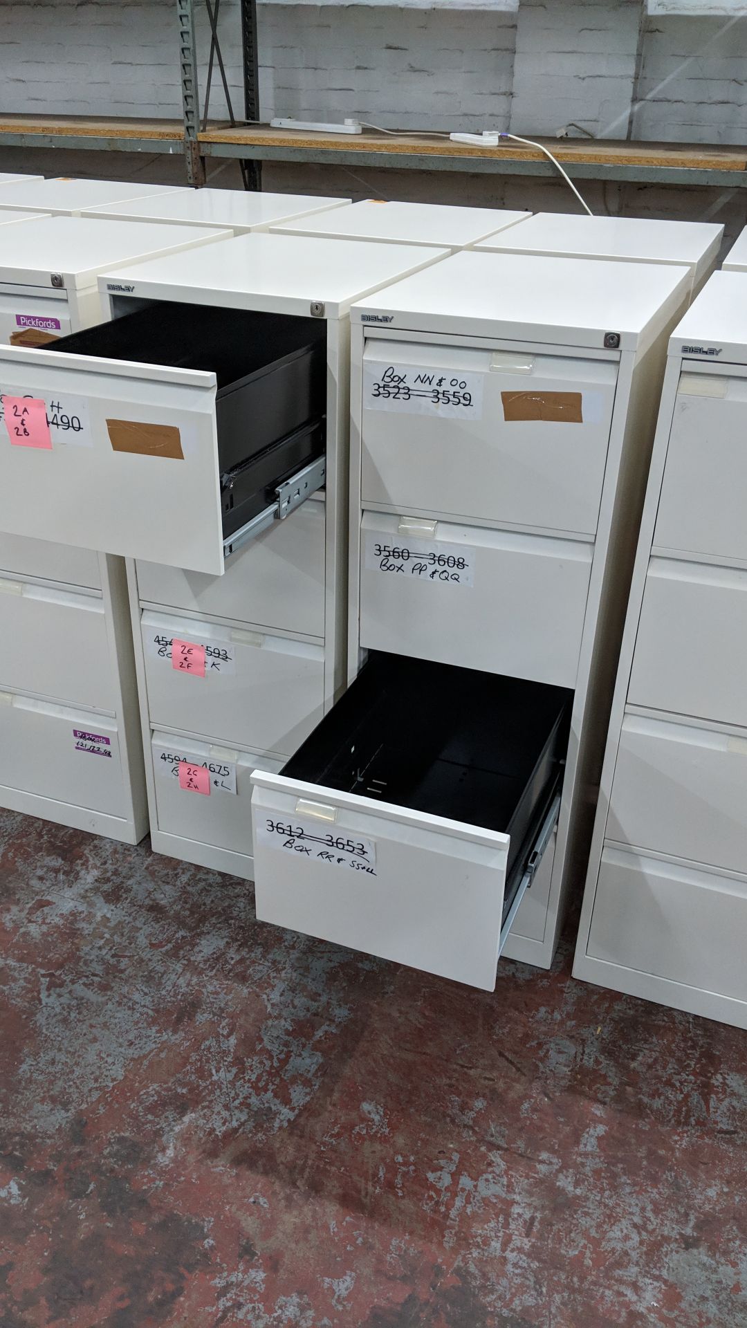 4 off Bisley off-white metal 4 drawer filing cabinets IMPORTANT: Please remember goods - Image 6 of 6