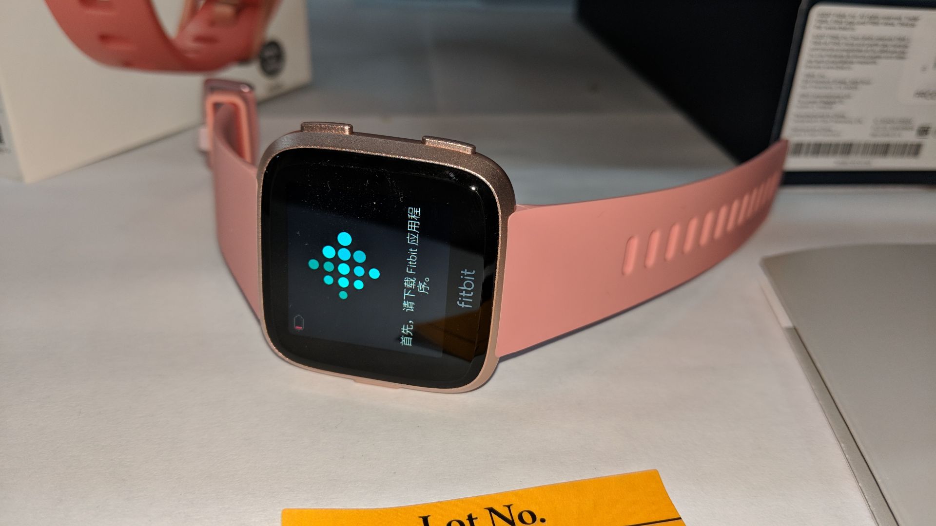 Fitbit Versa Health & Fitness Smartwatch plus assorted accessories, box, etc. This lot is exempt - Image 3 of 12
