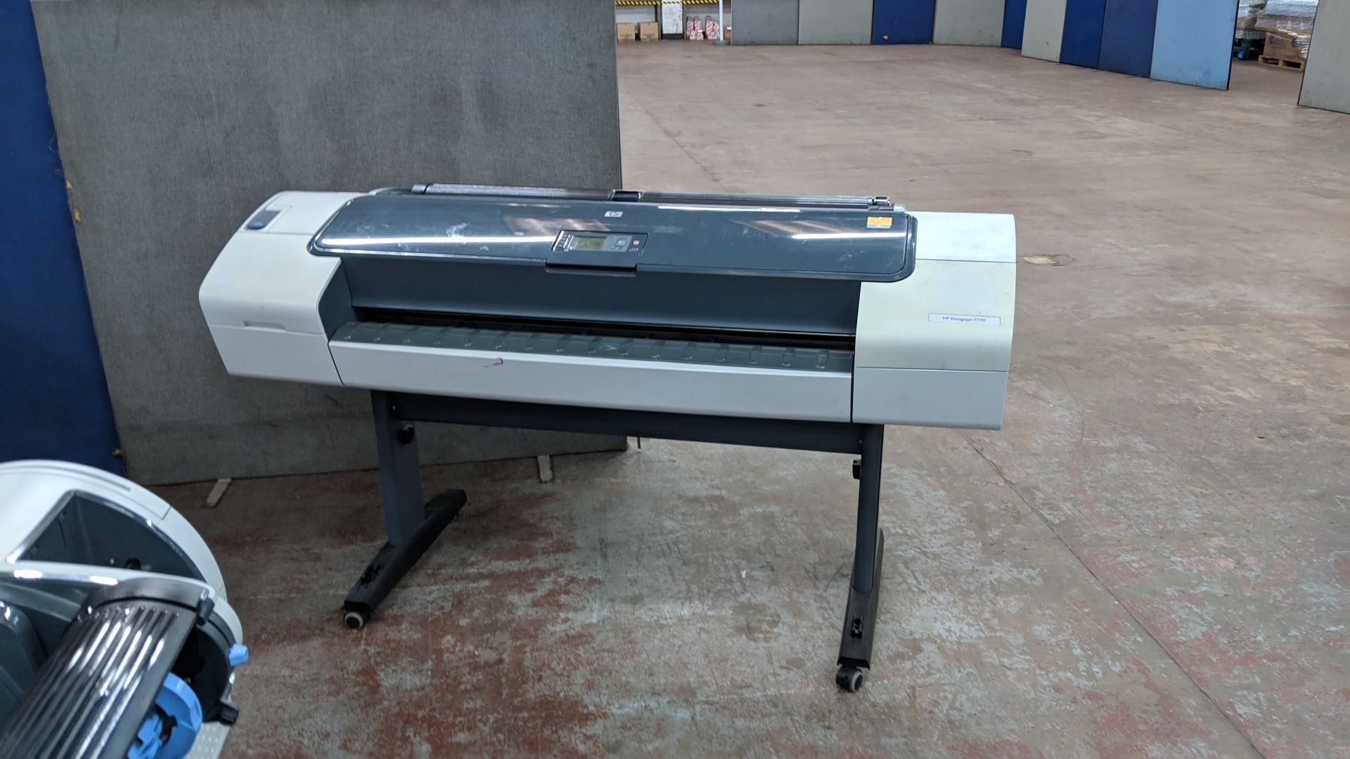 HP DesignJet T770 44" wide format printer, serial no. CN0B54H00J, product no. CH539A IMPORTANT: - Image 5 of 9