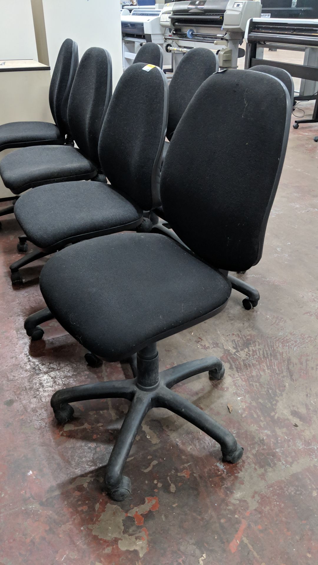 1 off black quality operator's chair with multifunction hydraulic adjustments IMPORTANT: Please - Image 4 of 8