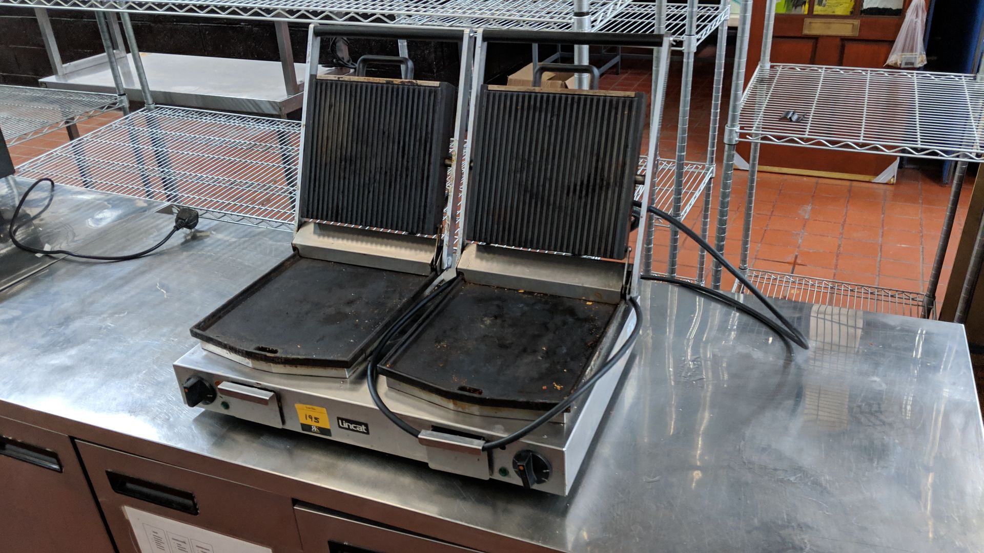 Lincat LRG2 double twin contact grill Lots 80 - 95 & 168 - 249 consist of café furniture, catering - Image 4 of 5