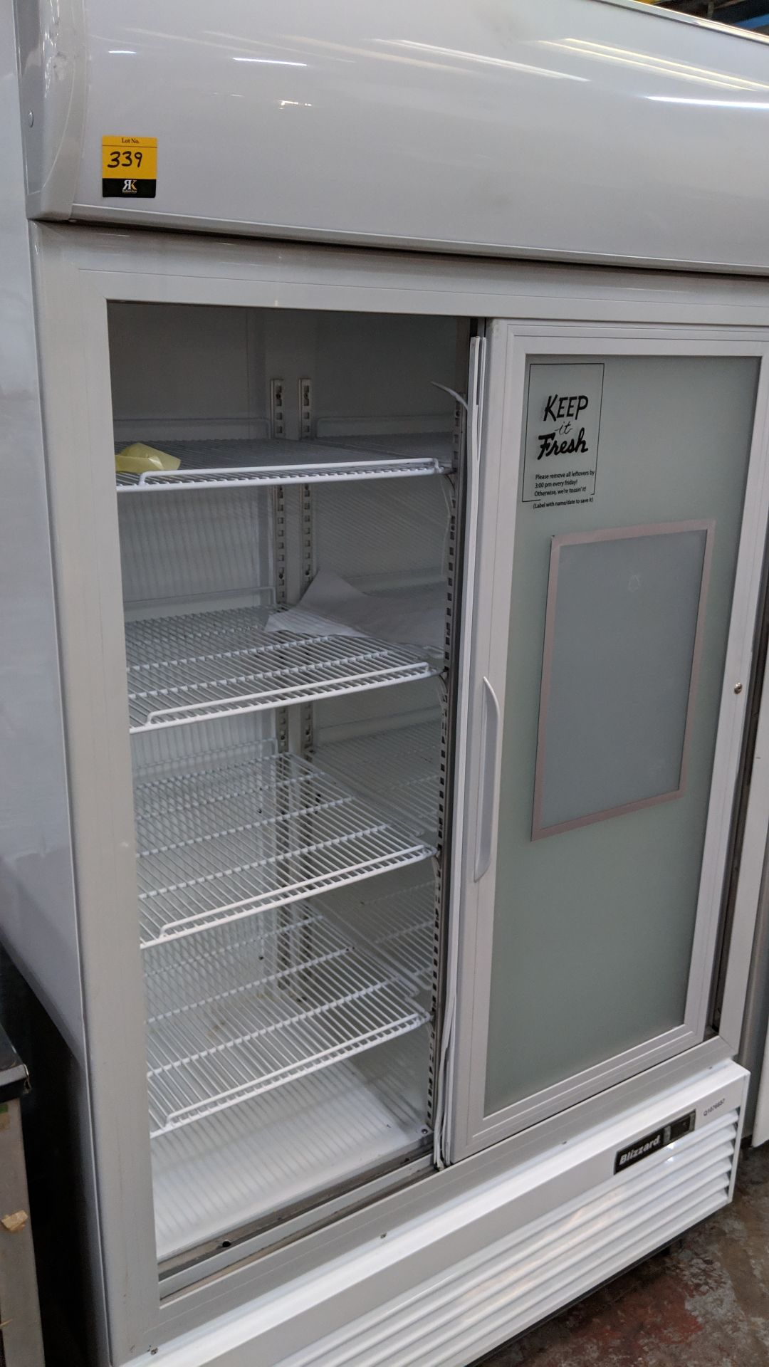 Blizzard display fridge with frosted glass sliding doors, GD1005L IMPORTANT: Please remember goods - Image 5 of 5