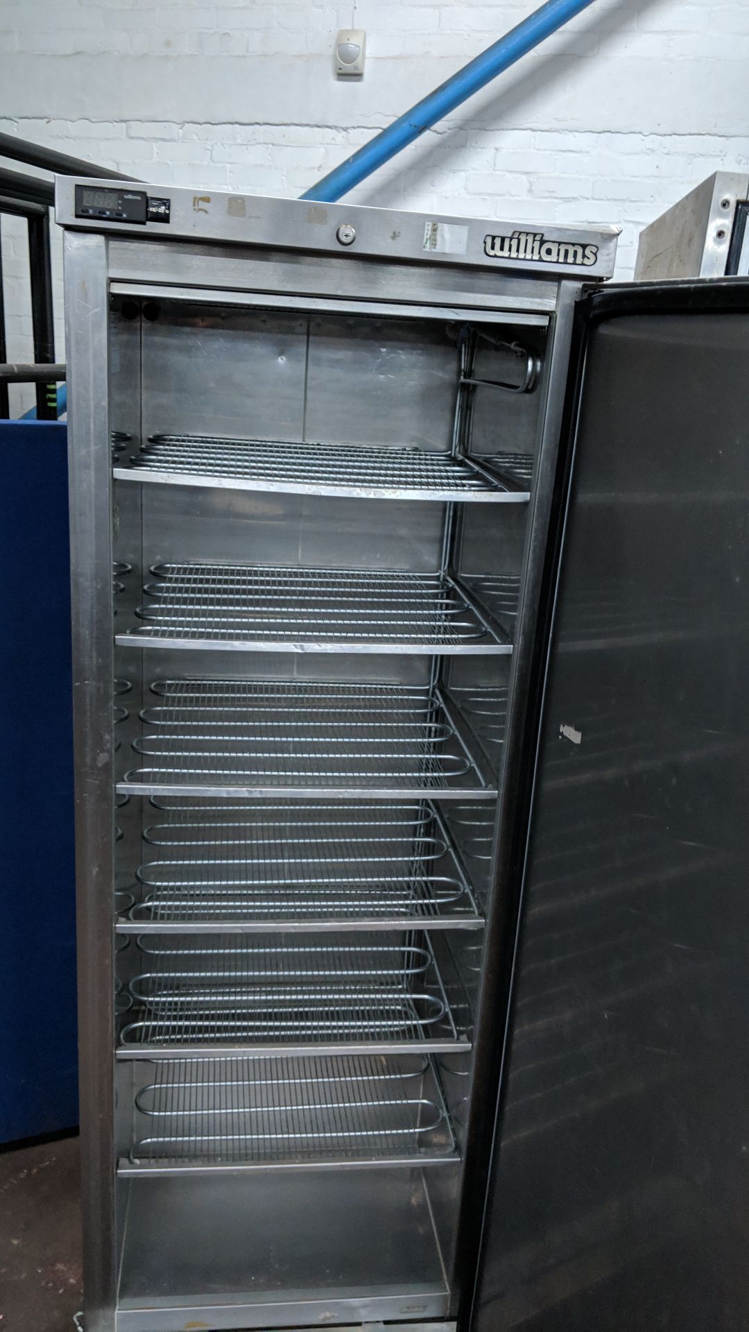 Williams LA400 stainless steel tall floorstanding freezer IMPORTANT: Please remember goods - Image 3 of 5