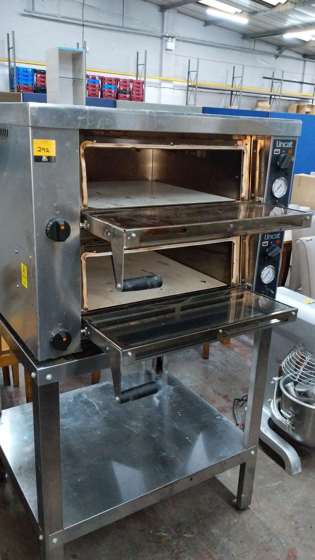 Lincat Premium Range pizza oven, double deck, model PO425-2, power 6kW, including optional floor - Image 7 of 9