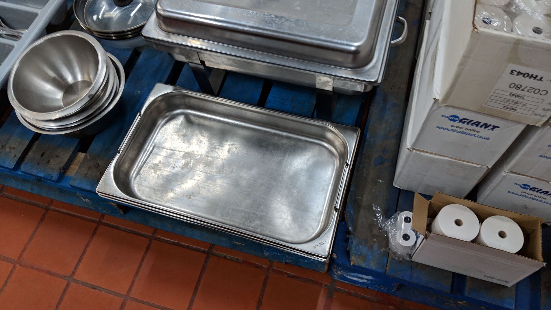 Contents of 2 pallets of assorted catering equipment including chafing dishes, pans, cutlery, long - Image 3 of 11