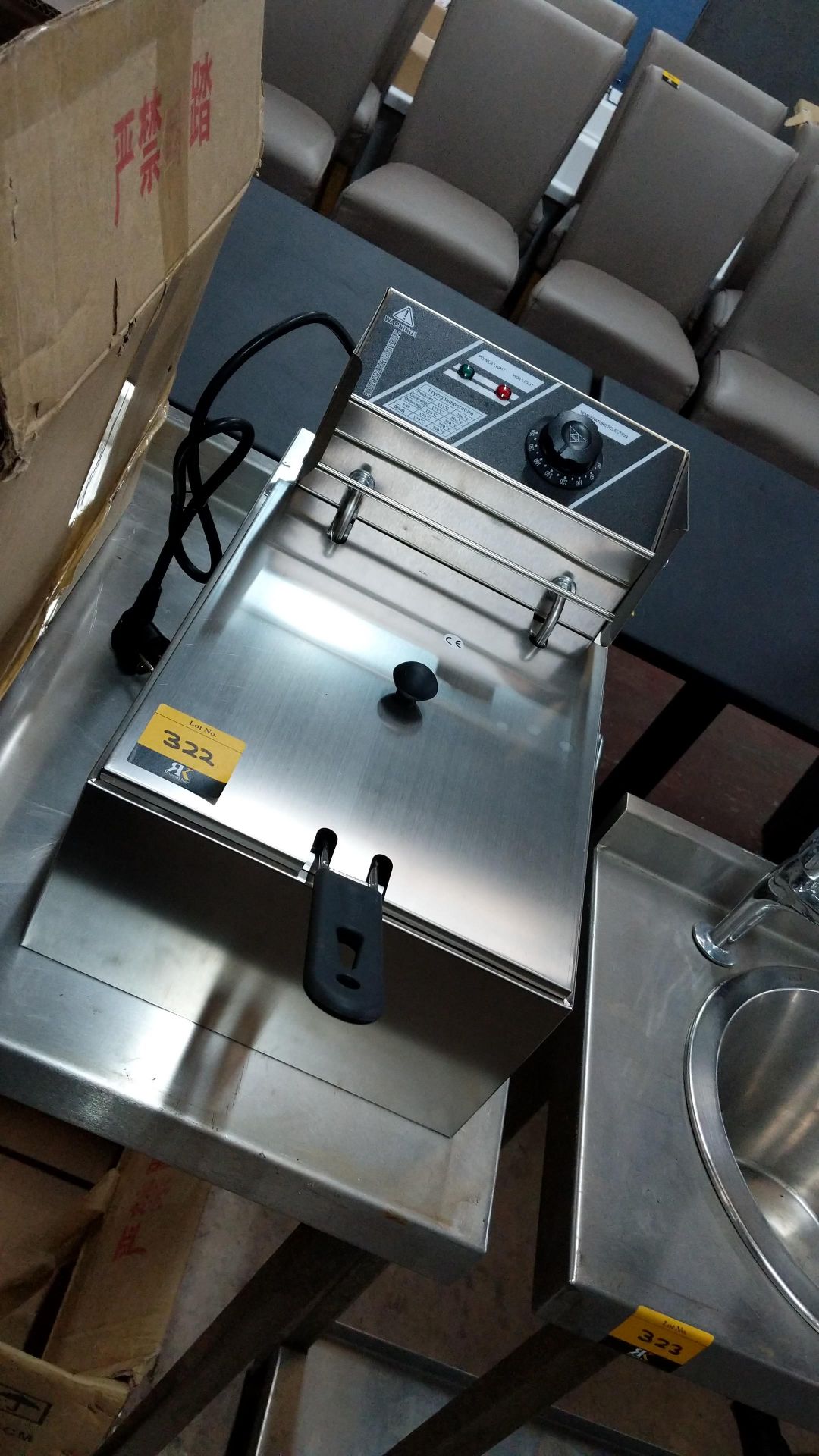 Benchtop stainless steel deep fat fryer, boxed, appears unused IMPORTANT: Please remember goods - Image 3 of 3