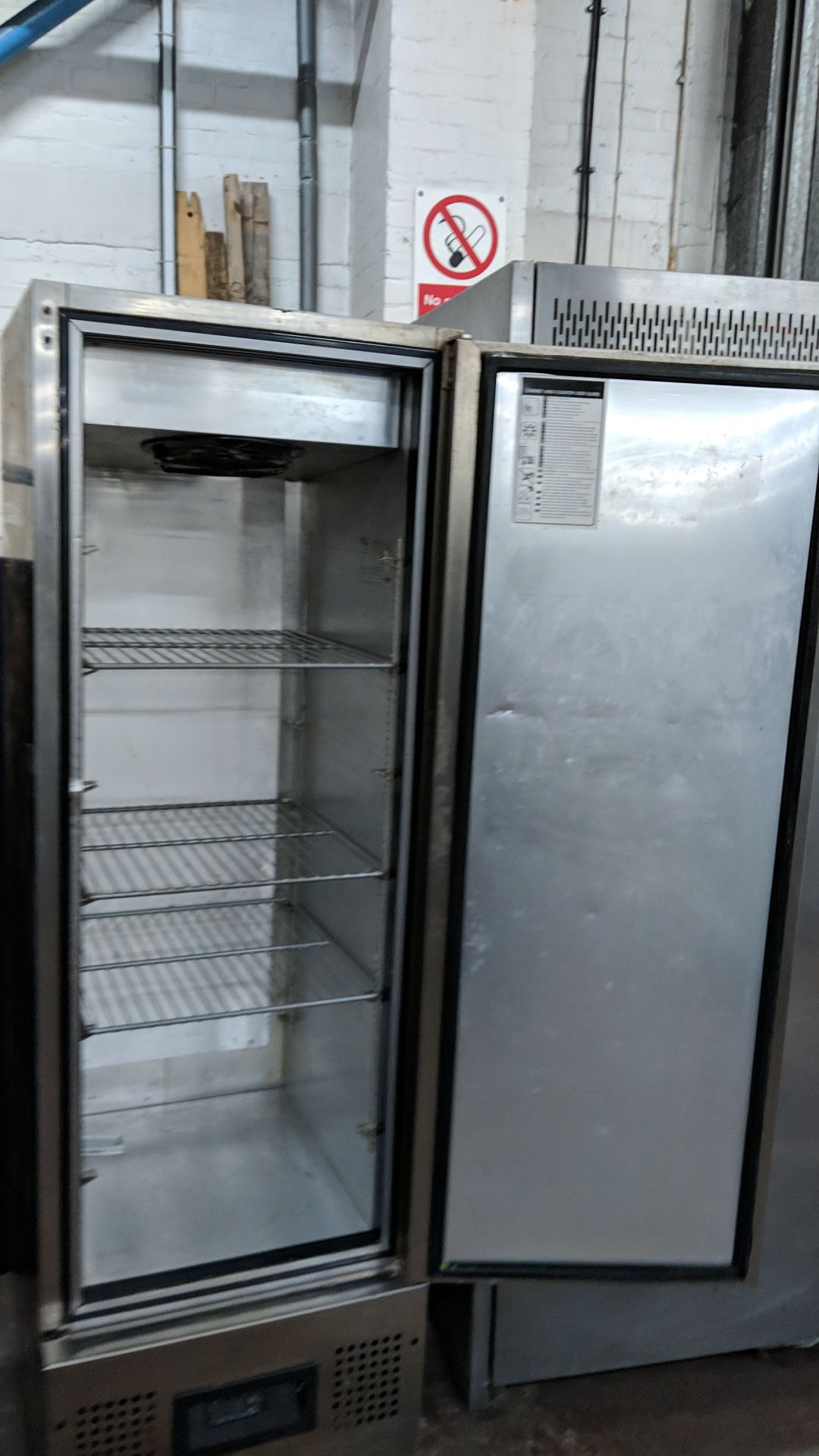 Foster FSL 400L stainless steel floorstanding freezer IMPORTANT: Please remember goods - Image 3 of 5