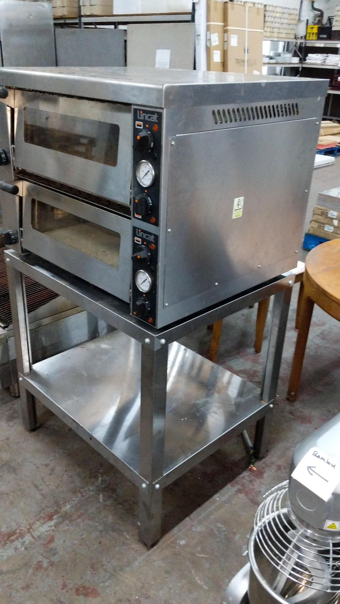 Lincat Premium Range pizza oven, double deck, model PO425-2, power 6kW, including optional floor - Image 2 of 9