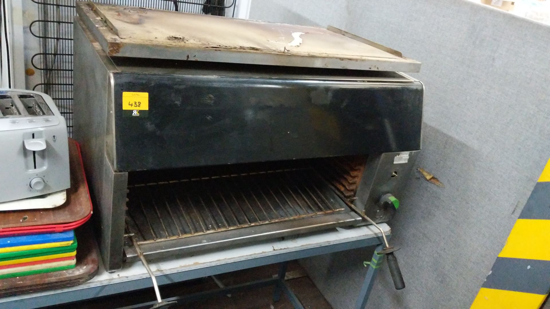 Large stainless steel grill IMPORTANT: Please remember goods successfully bid upon must be paid - Image 3 of 3