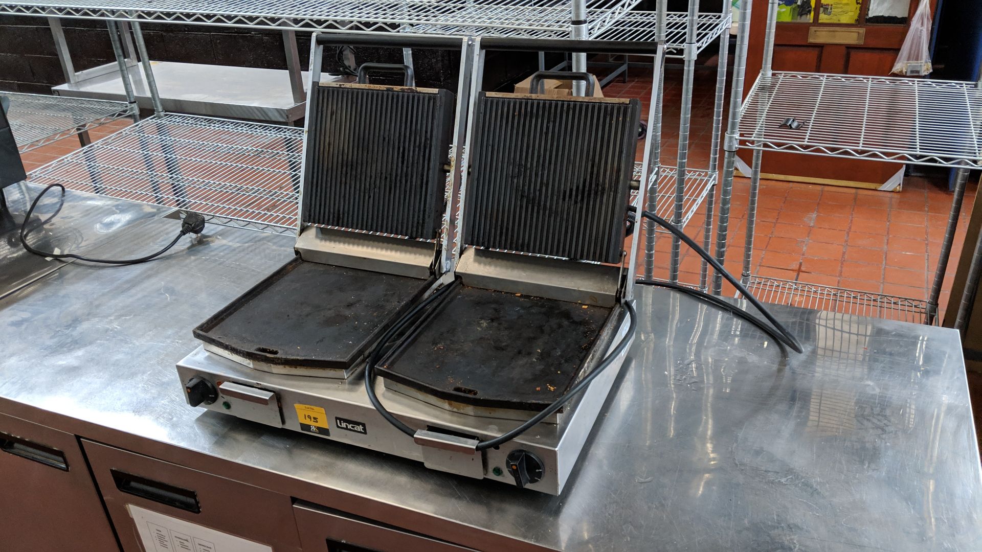 Lincat LRG2 double twin contact grill Lots 80 - 95 & 168 - 249 consist of café furniture, catering - Image 5 of 5