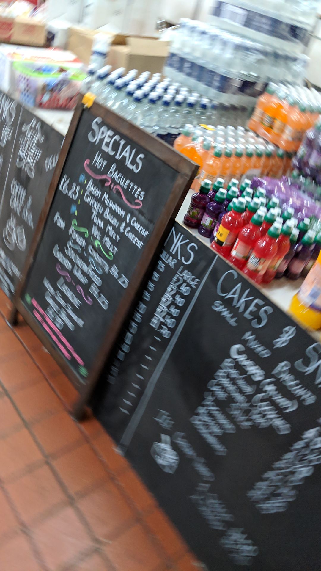 Mixed lot of chalkboards & signs from small to large including table top - 5 items in total Lots - Image 4 of 7