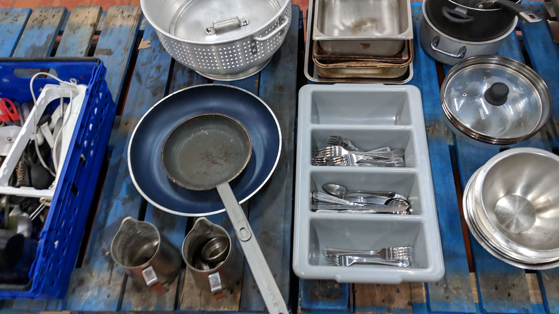 Contents of 2 pallets of assorted catering equipment including chafing dishes, pans, cutlery, long - Image 9 of 11