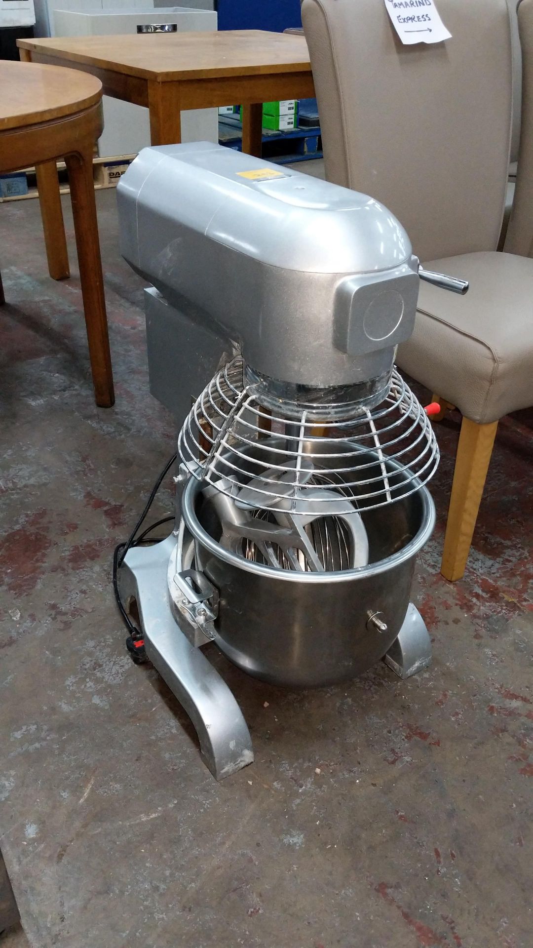 Buffalo Planetary Mixer, 20ltr, 1100w, with stainless steel bowl and 3 assorted paddle/whisk - Image 5 of 8