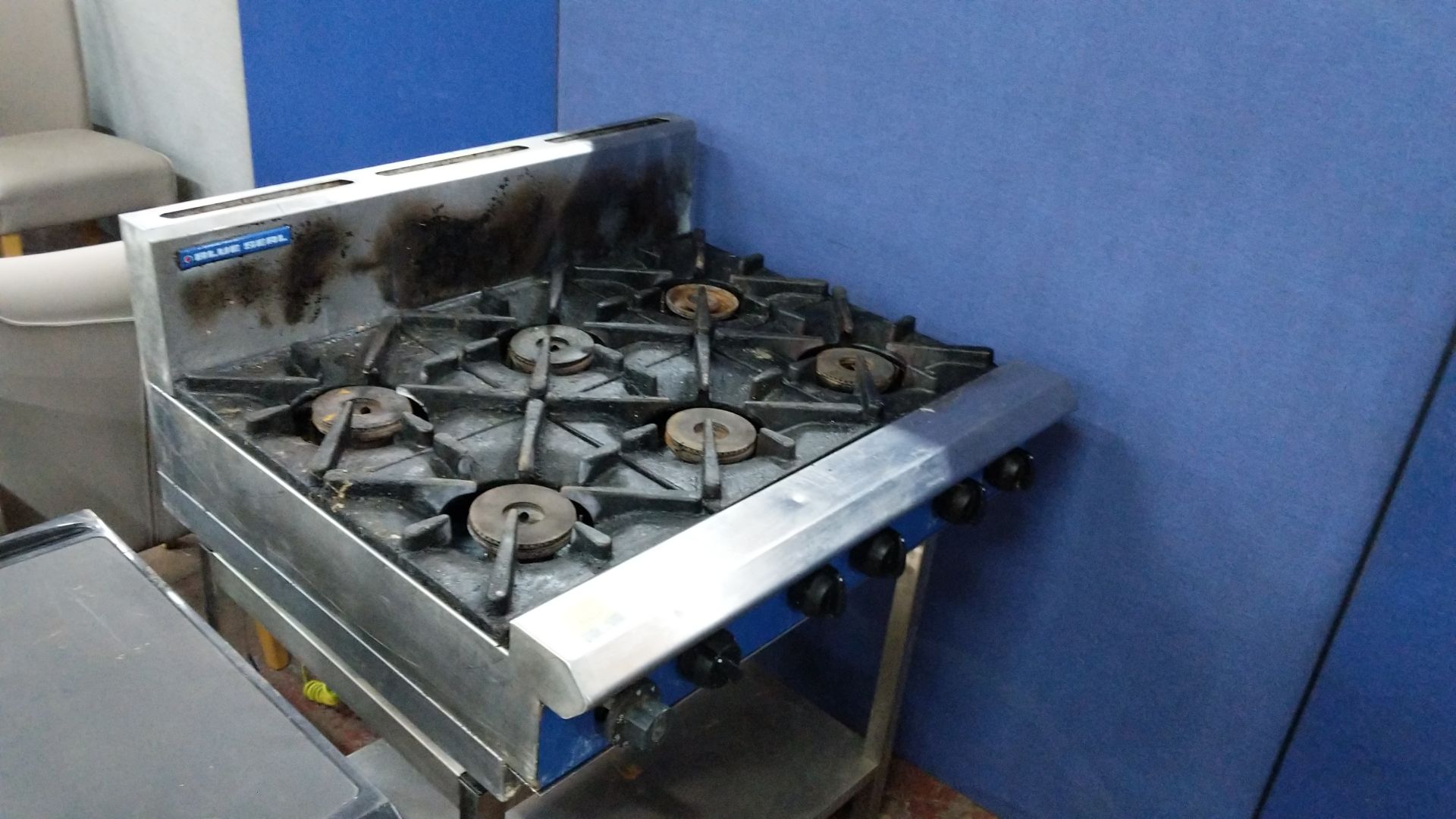 Blue Seal floorstanding 6-ring gas burner, G516DF-LS IMPORTANT: Please remember goods successfully - Image 3 of 9