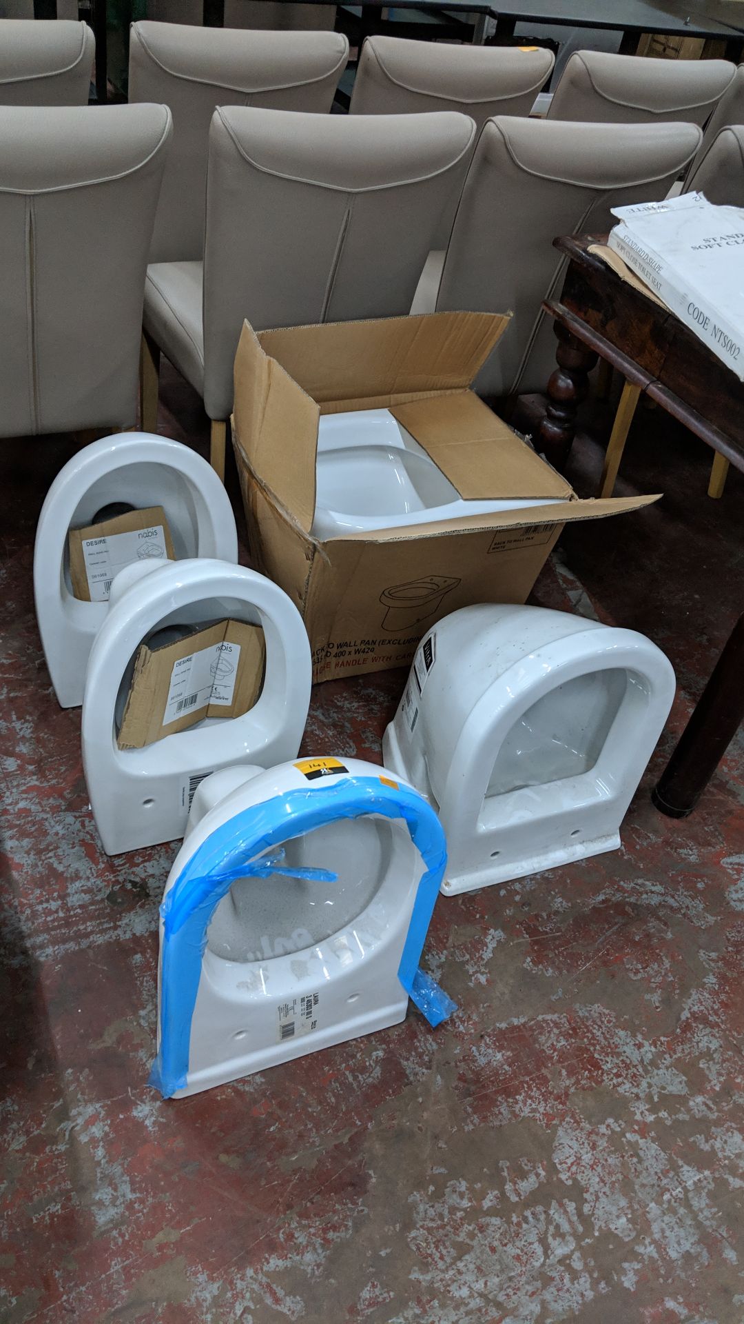 5 assorted back-to-wall WC pans, mostly for wall hanging Lots 100 - 142 & 146 - 167 are being sold - Image 2 of 10