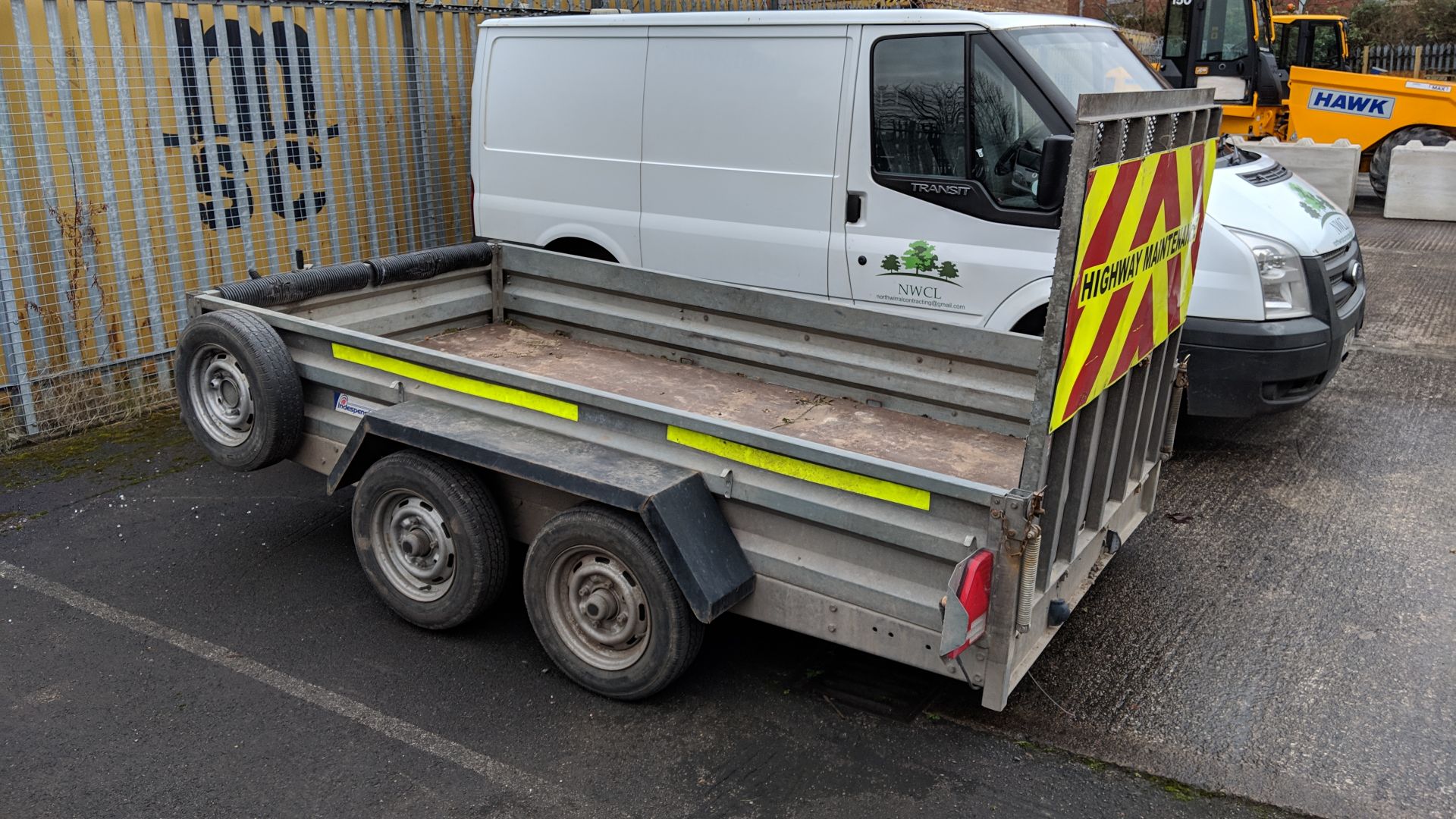 Indespension 2600kg twin axle 10x5 trailer with fold down loading ramp at one end, marked Type V7 on - Image 17 of 17