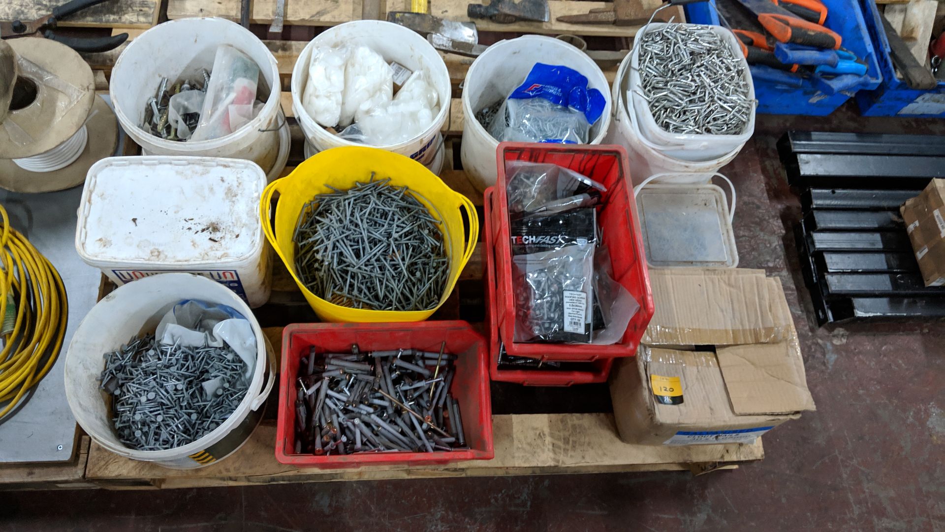 Contents of a pallet of assorted fixings, including screws, clips, pins & more - pallet excluded - Image 10 of 10
