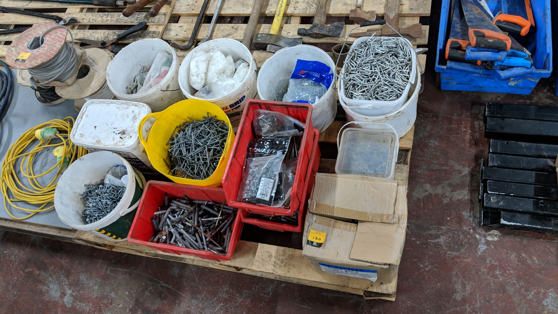 Contents of a pallet of assorted fixings, including screws, clips, pins & more - pallet excluded - Image 2 of 10