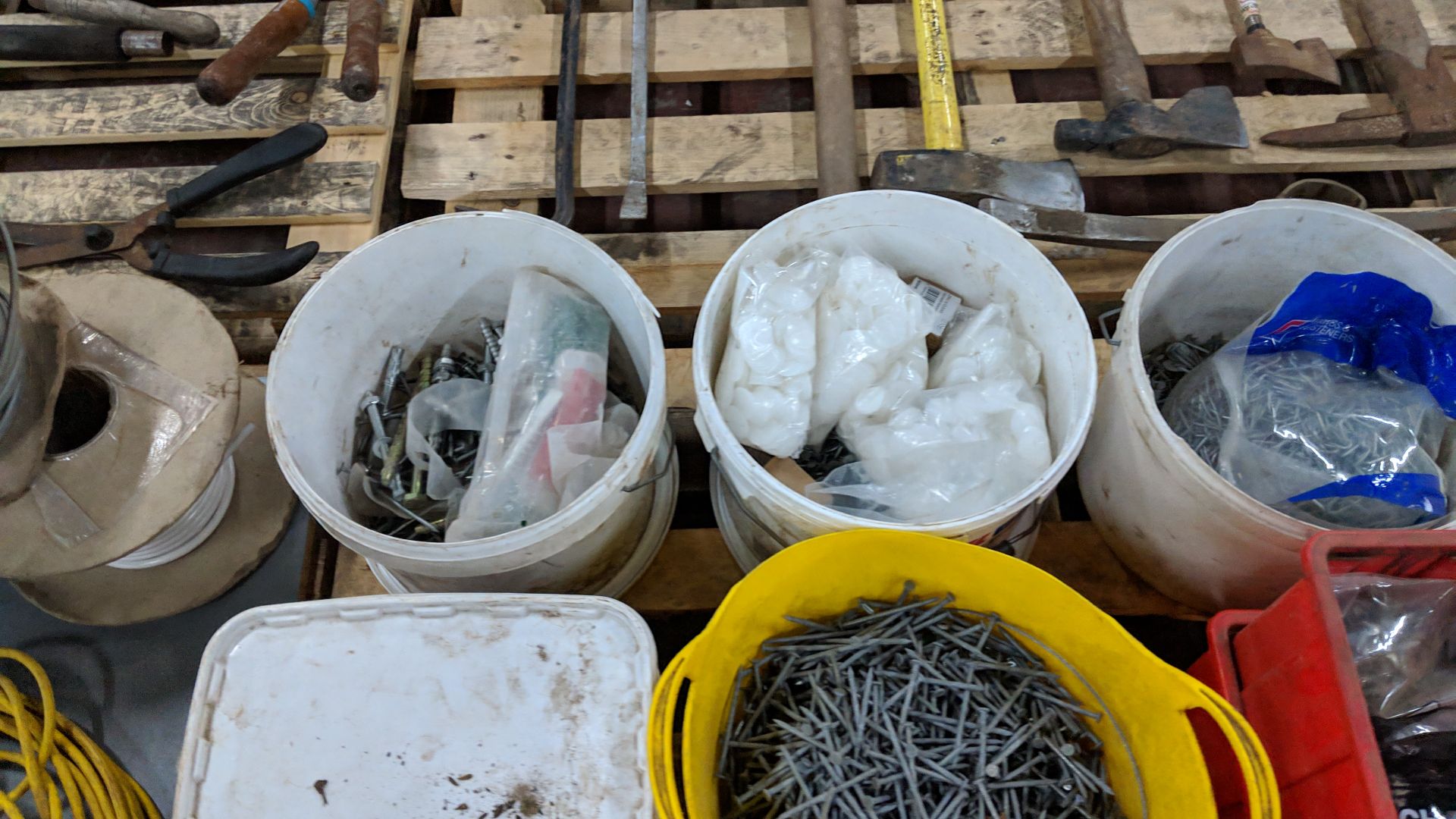 Contents of a pallet of assorted fixings, including screws, clips, pins & more - pallet excluded - Image 7 of 10