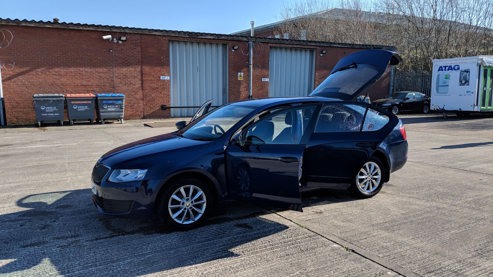 LC66 HWN Skoda Octavia S TDI S-A 1598cc diesel engine. Colour: Blue. First registered: 06.02.17. - Image 22 of 55