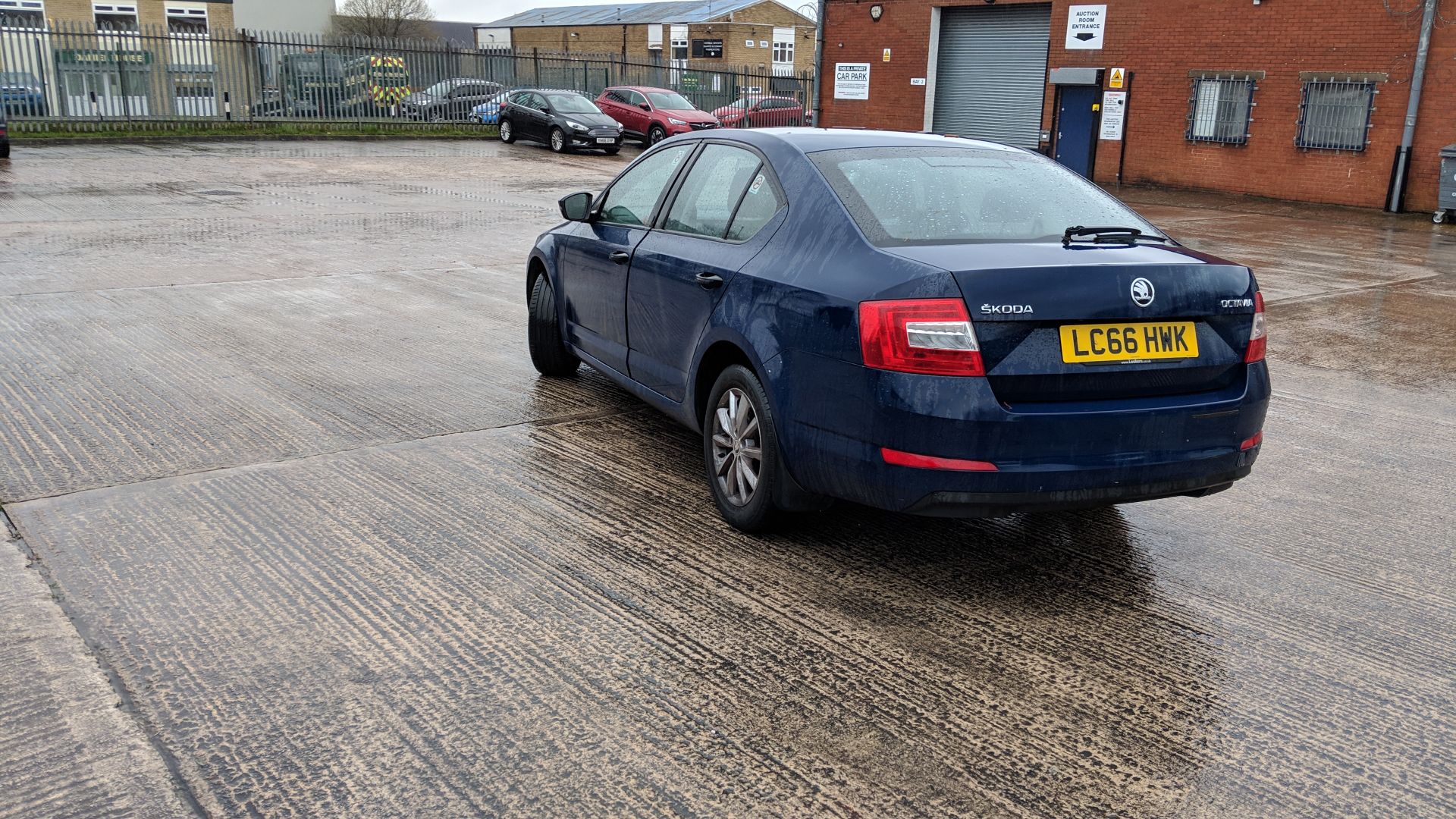 LC66 HWK Skoda Octavia S TDI S-A 1598cc diesel engine. Colour: Blue. First registered: 06.02.17. - Image 46 of 55