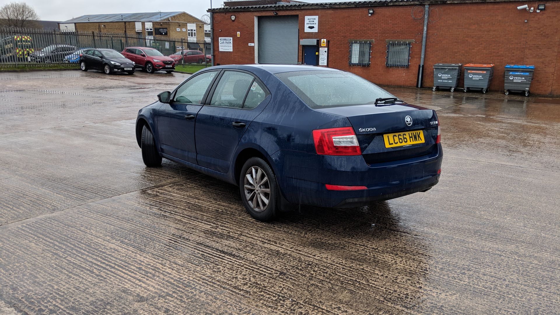 LC66 HWK Skoda Octavia S TDI S-A 1598cc diesel engine. Colour: Blue. First registered: 06.02.17. - Image 11 of 55