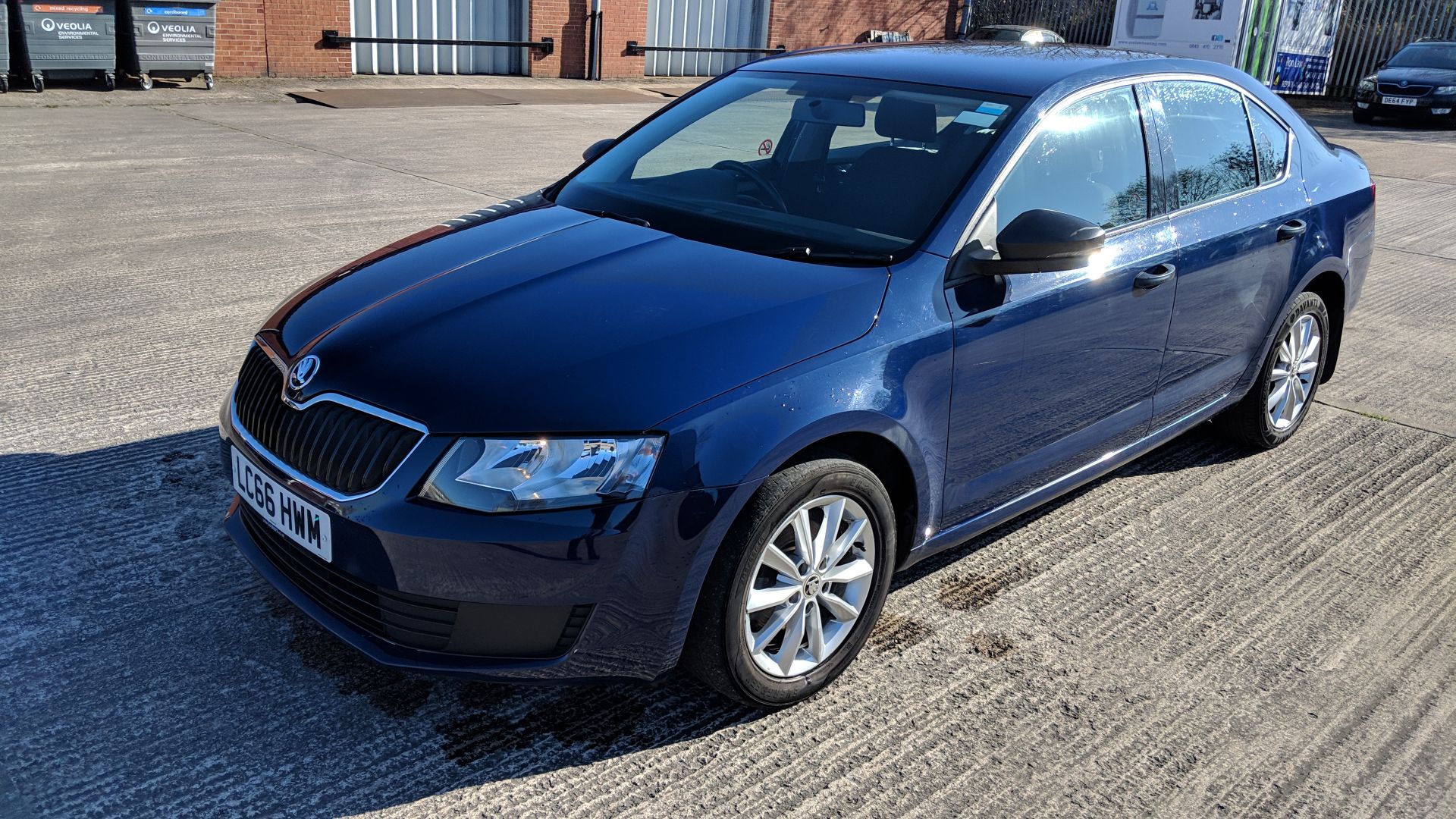 LC66 HWM Skoda Octavia S TDI S-A 1598cc diesel engine. Colour: Blue. First registered: 06.02.17.