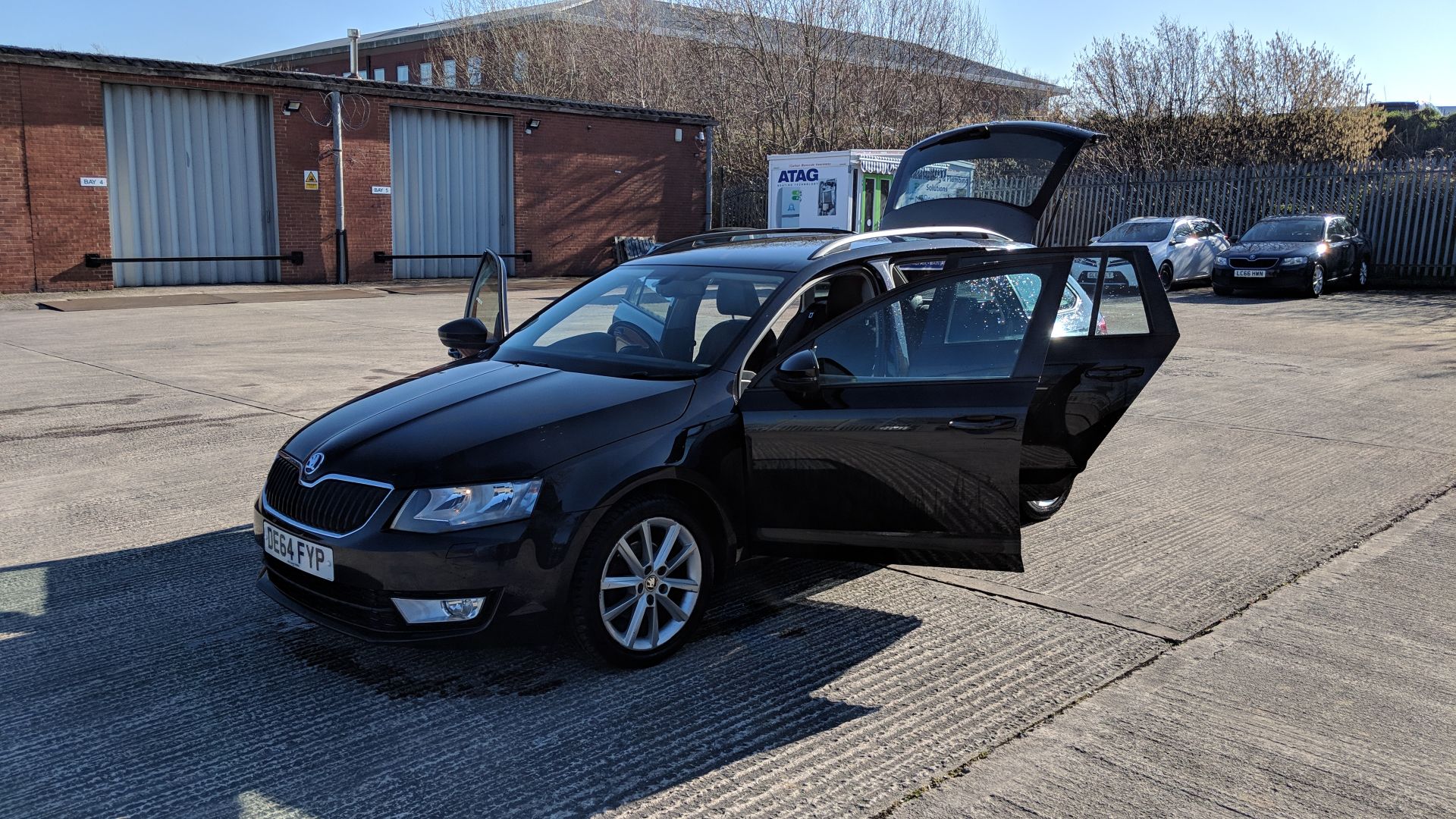 DE64 FYP Skoda Octavia Elegance TDI CR S-A Estate 1968cc diesel engine. Colour: Black. - Image 28 of 67