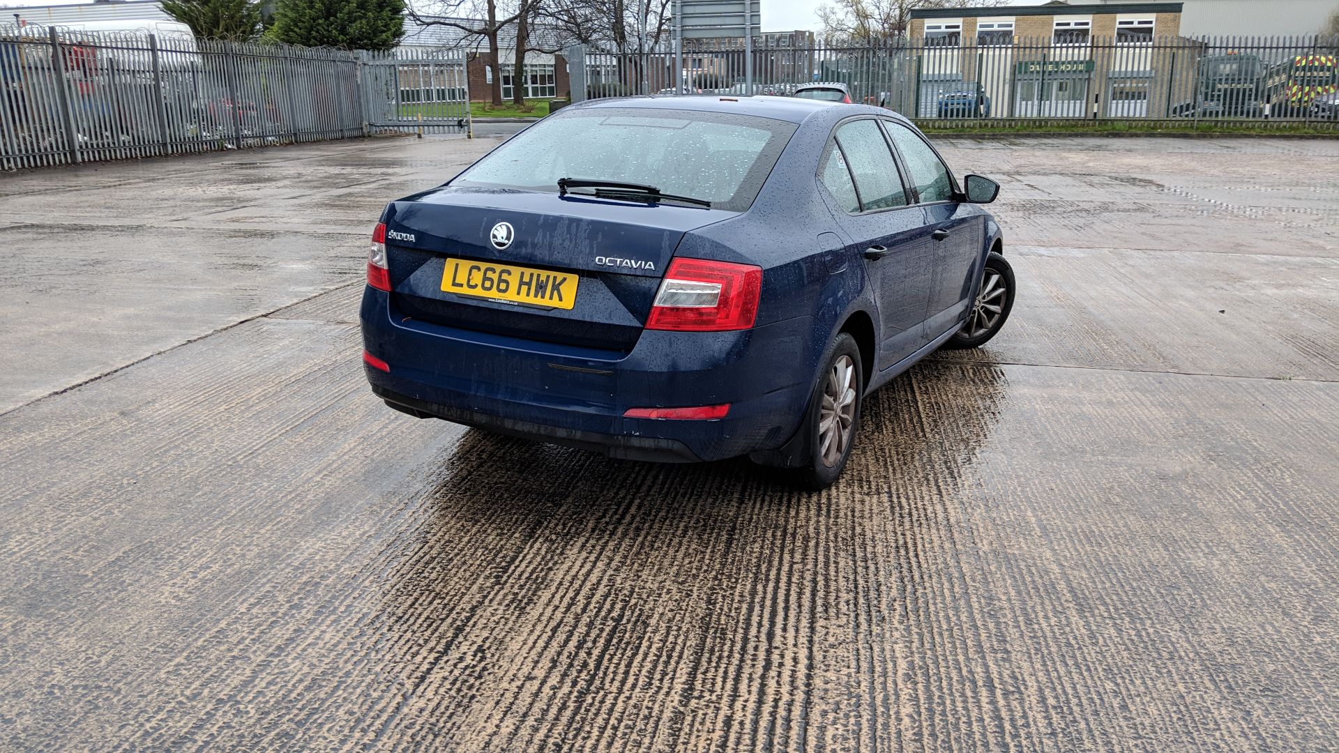 LC66 HWK Skoda Octavia S TDI S-A 1598cc diesel engine. Colour: Blue. First registered: 06.02.17. - Image 13 of 55