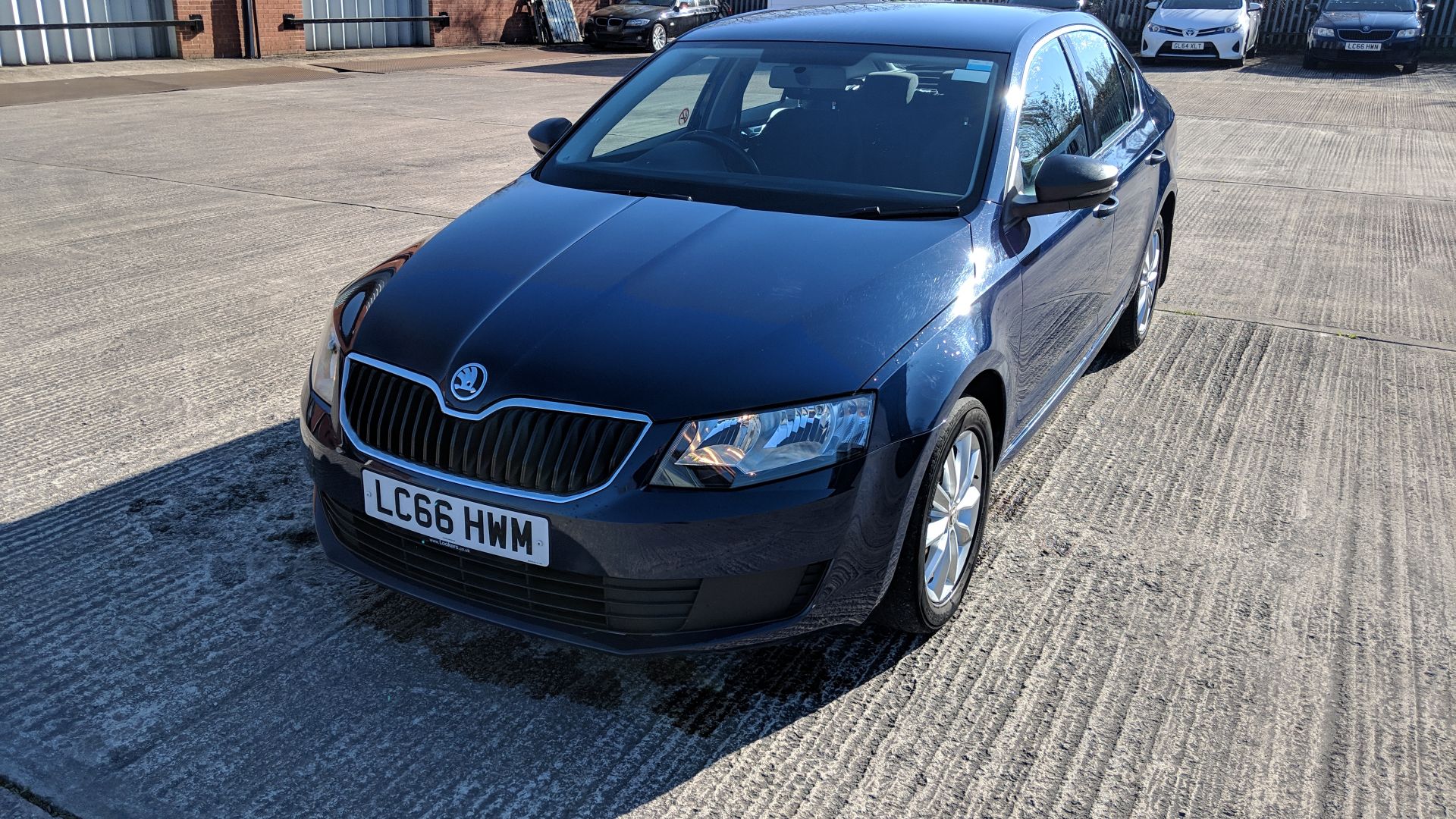 LC66 HWM Skoda Octavia S TDI S-A 1598cc diesel engine. Colour: Blue. First registered: 06.02.17. - Image 43 of 58